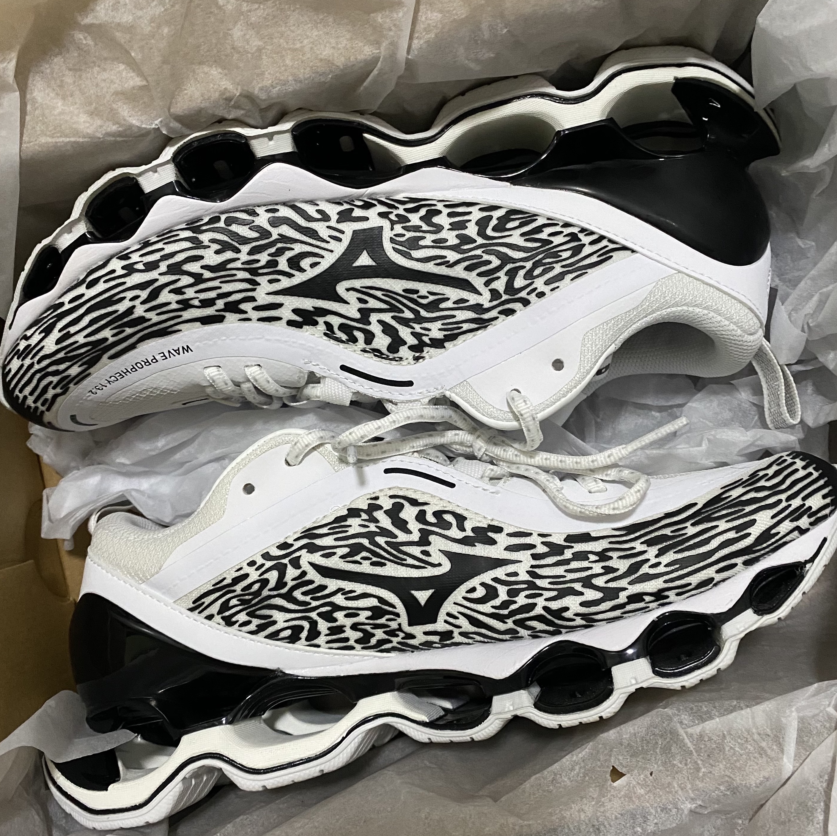 Mizuno Wave Prophecy 13.2 White Black 착용 스타일