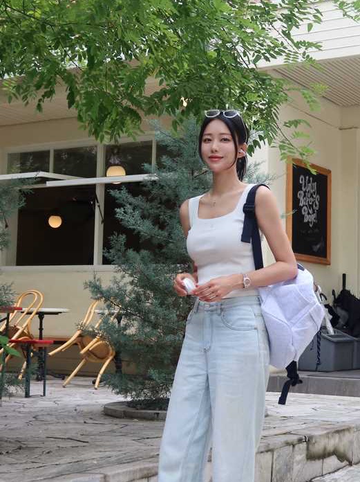 Edifier Comfo Bass Open-Ear Bluetooth Earbuds - Silver 착용 스타일 - 4