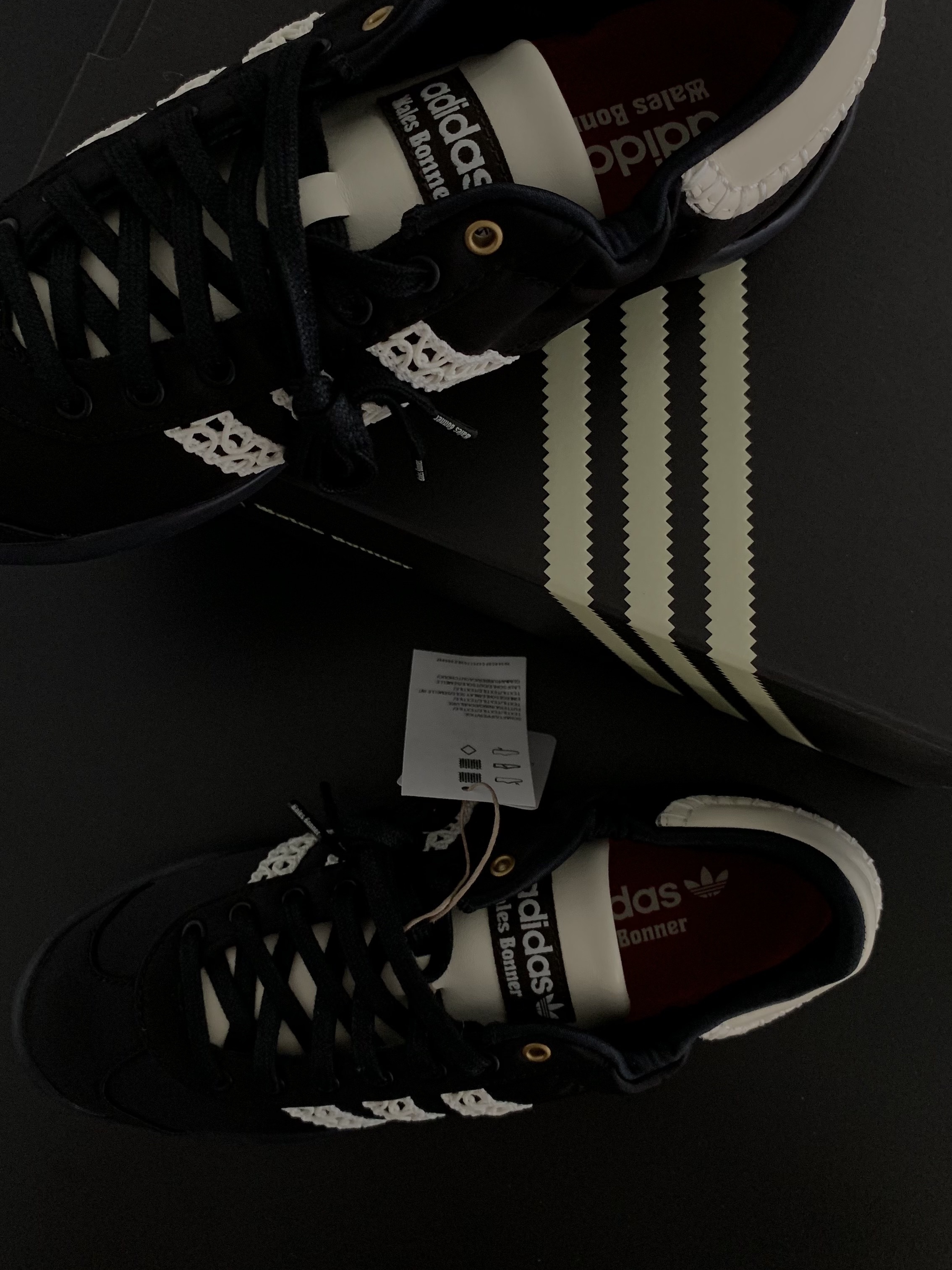 Adidas x Wales Bonner Karintha Satin Core Black Dark Brown 착용 스타일 - 2