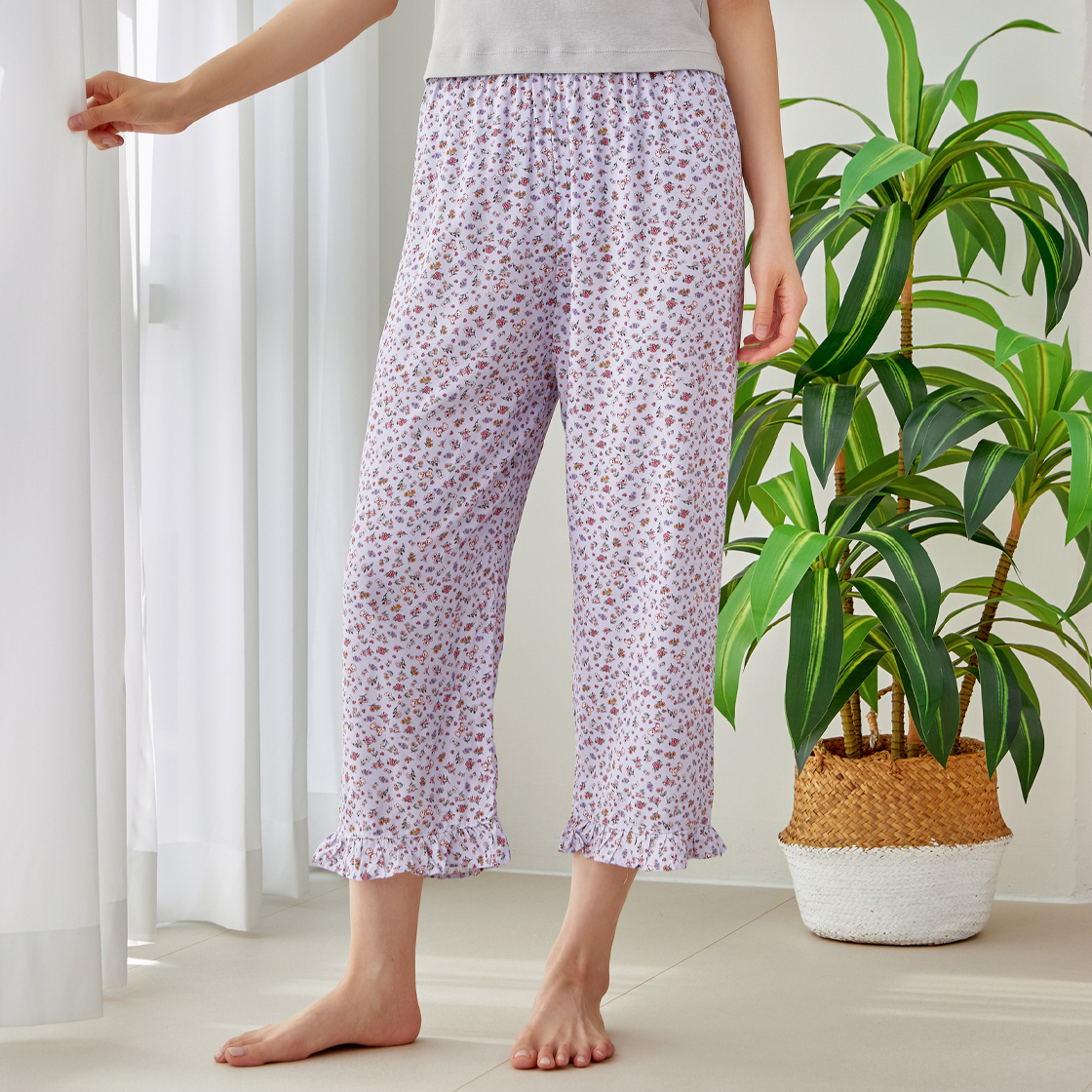 [3% 적립] 에이원 코지핏 8부 레이온 플로라 프릴 파자마 팬츠 잔꽃소라([3% 적립] (W) AONE Cozy Fit Rayon Floral Frill Pajamas Sky Blue) - 2