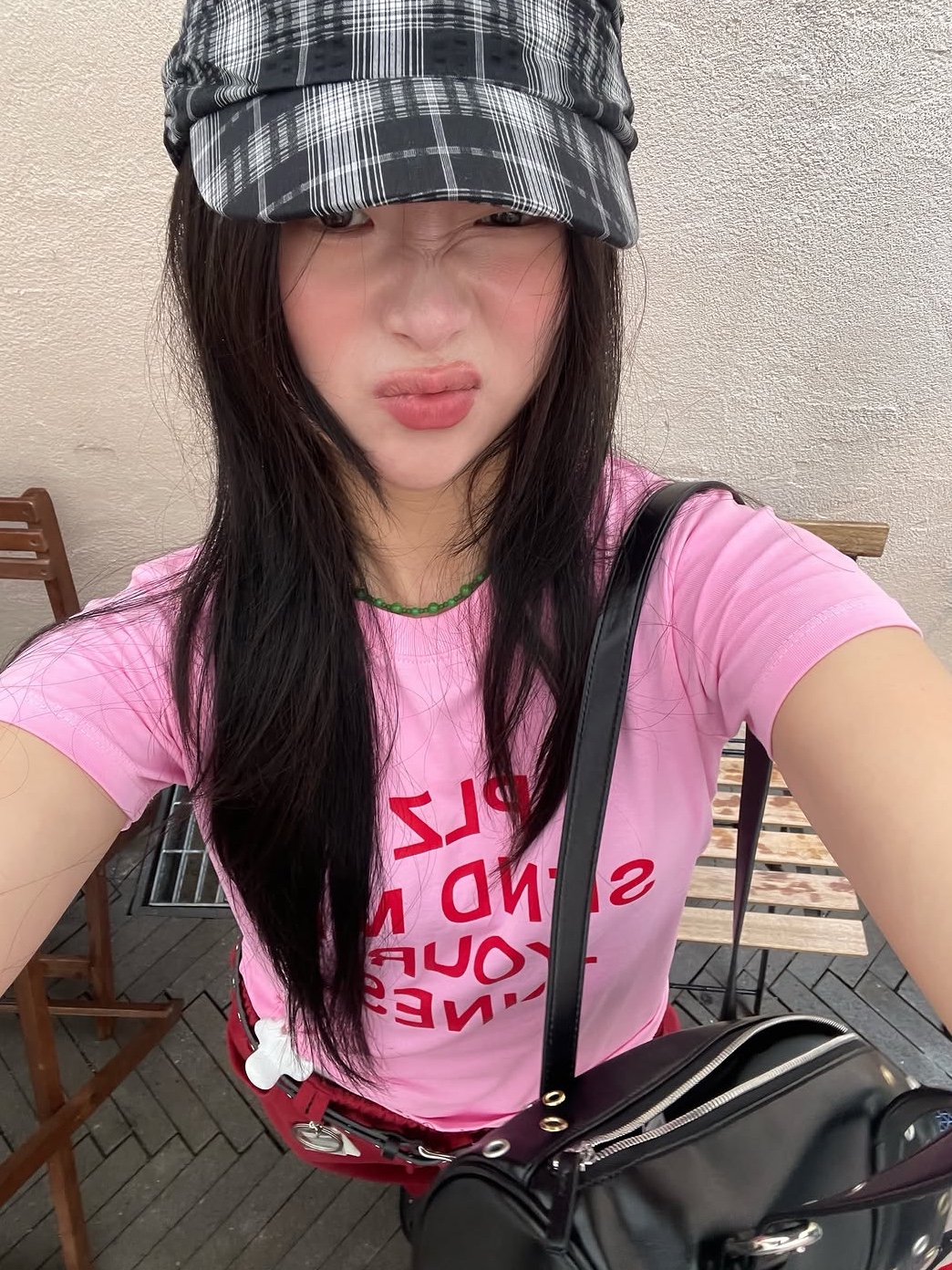 UnsteadyMarket Lettering Tee_Pink 착용 스타일 - 5