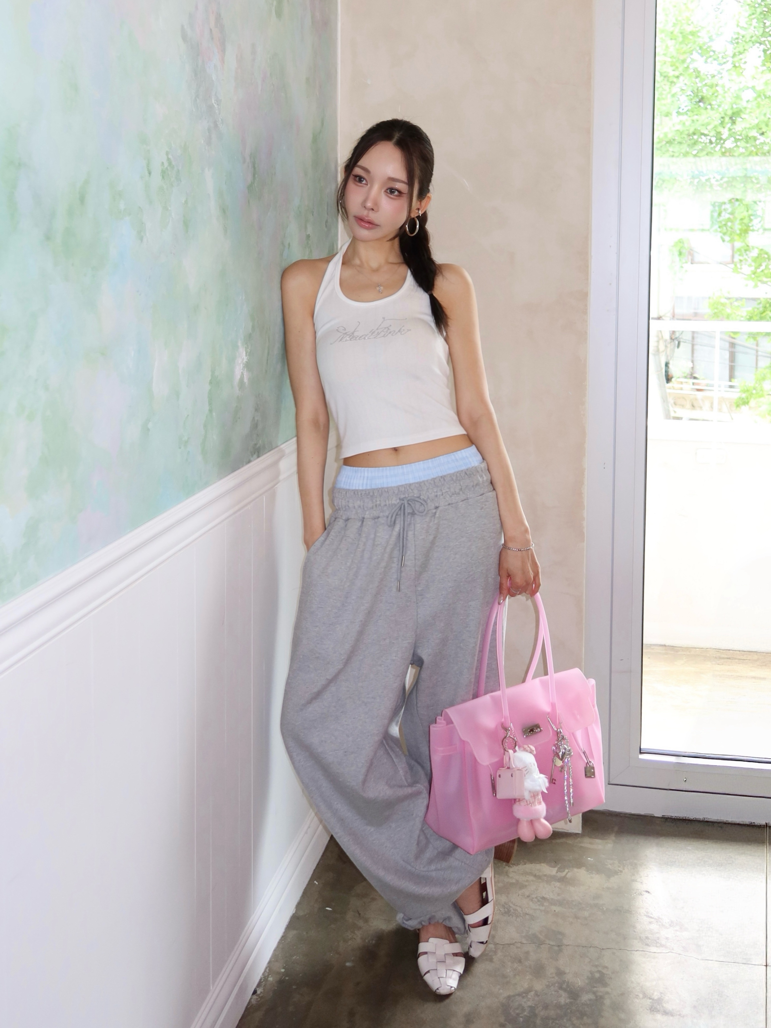 SLEEKGLOW Love Emoji Check Layered Sweatpants Gray 착용 스타일 - 2