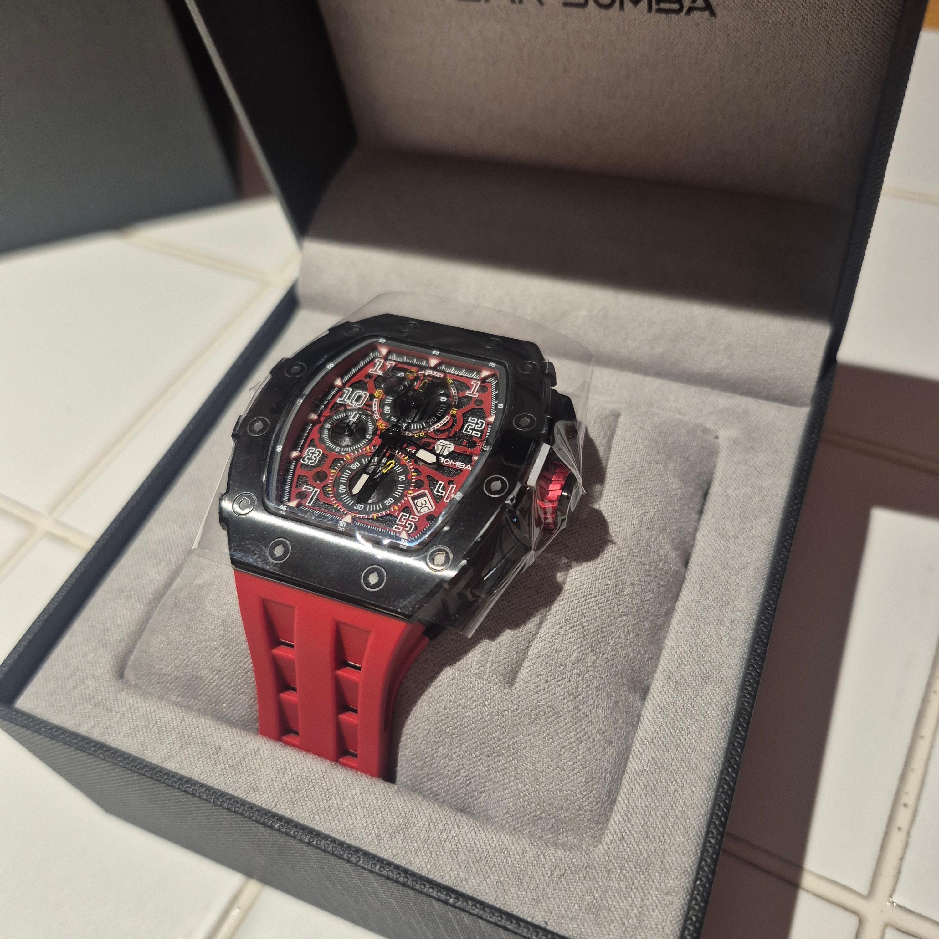 Tsar Bomba Elemental Chronograph Calendar Quartz TB8204Q-37 Black/Red 착용 스타일 - 1