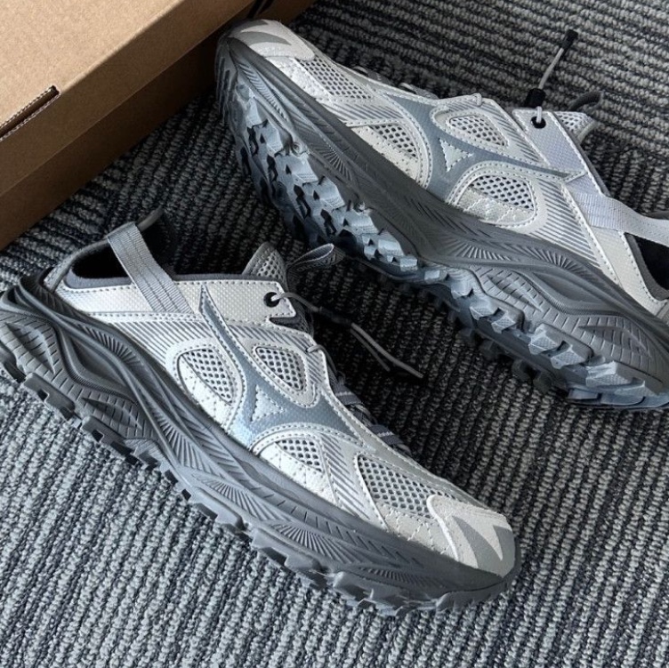 Mizuno Racer Trail SE Silver Grey 착용 스타일