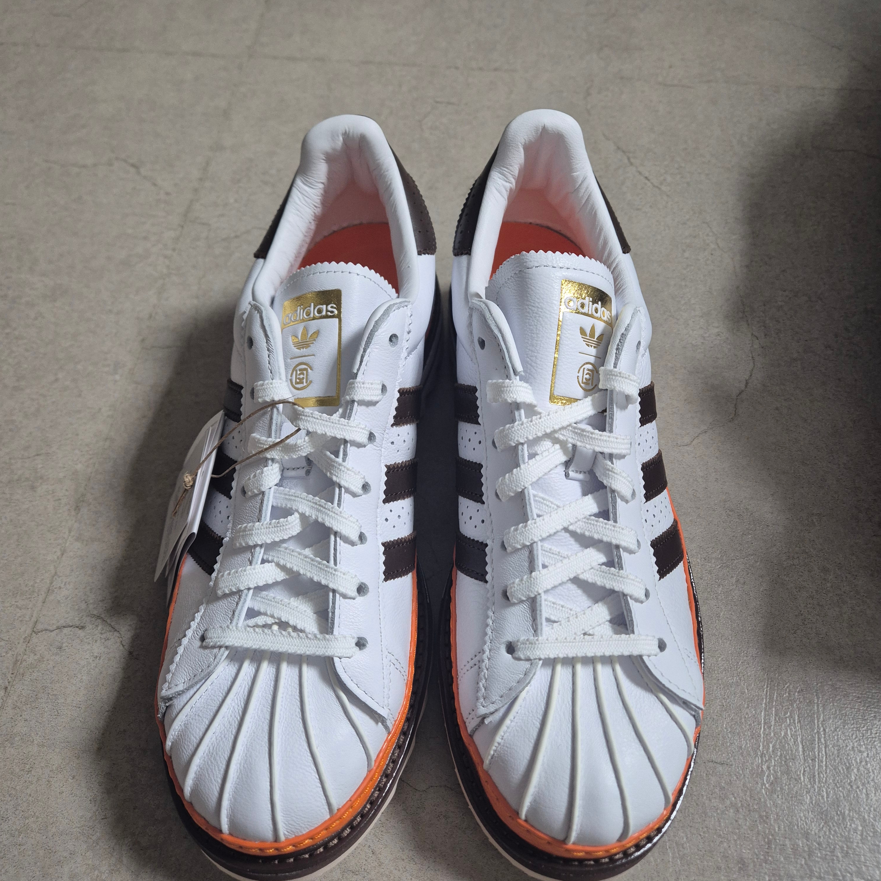 Adidas x Clot Superstar Footwear White Coffee 착용 스타일 - 1