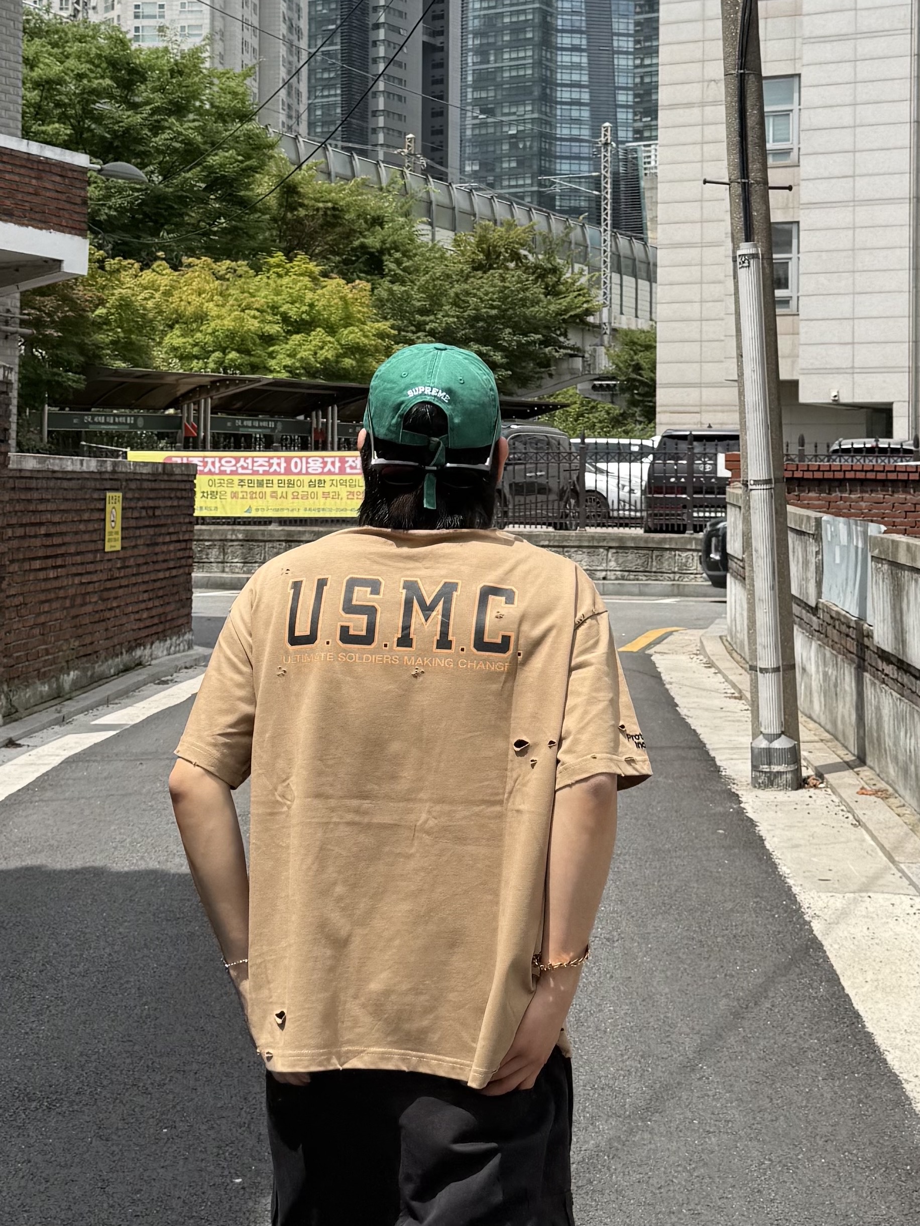 Protocol Index UpsideDown Cargo Shorts Black, Protocol Index USMC T-Shirt Beige 착용 스타일 - 3