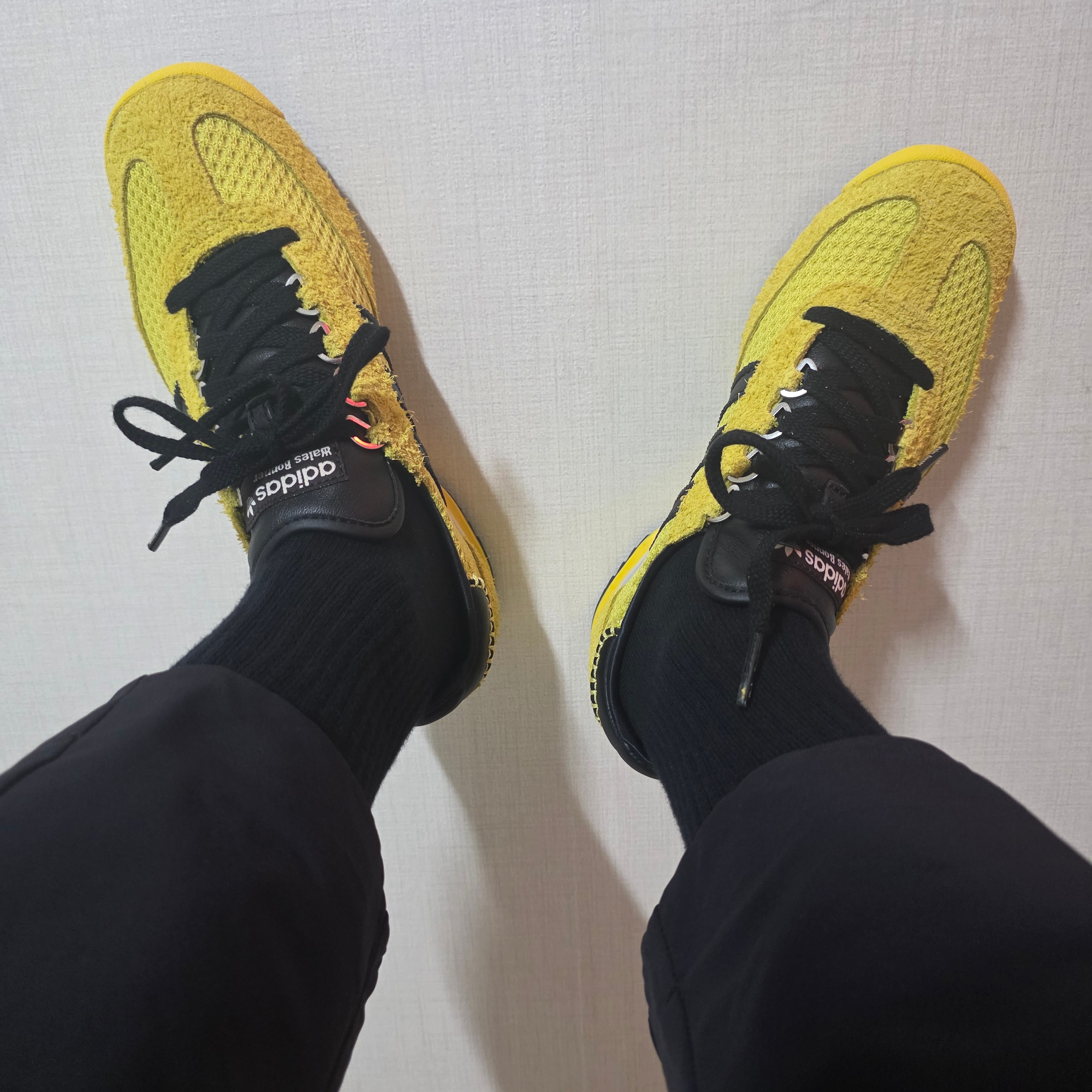 Adidas x Wales Bonner SL 76 Yellow Core Black, Nike Everyday Lightweight Training Crew Socks Black (3 Pack/Korean Ver.) 착용 스타일 - 7