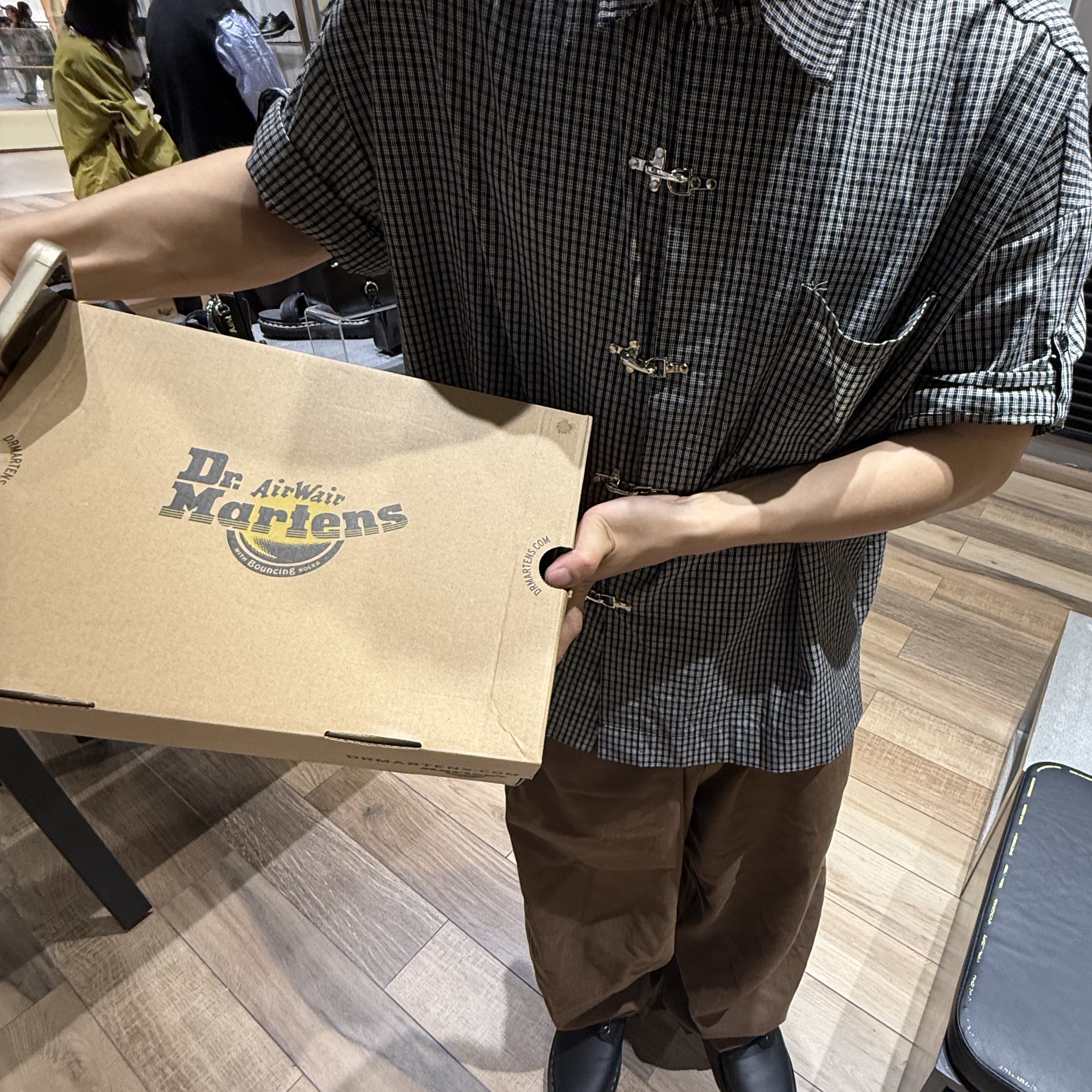 IAB Studio x Lost in Starlight Nan-Young T-Shirt Light Gray, Dr. Martens 1461 Smooth Black 착용 스타일 - 4