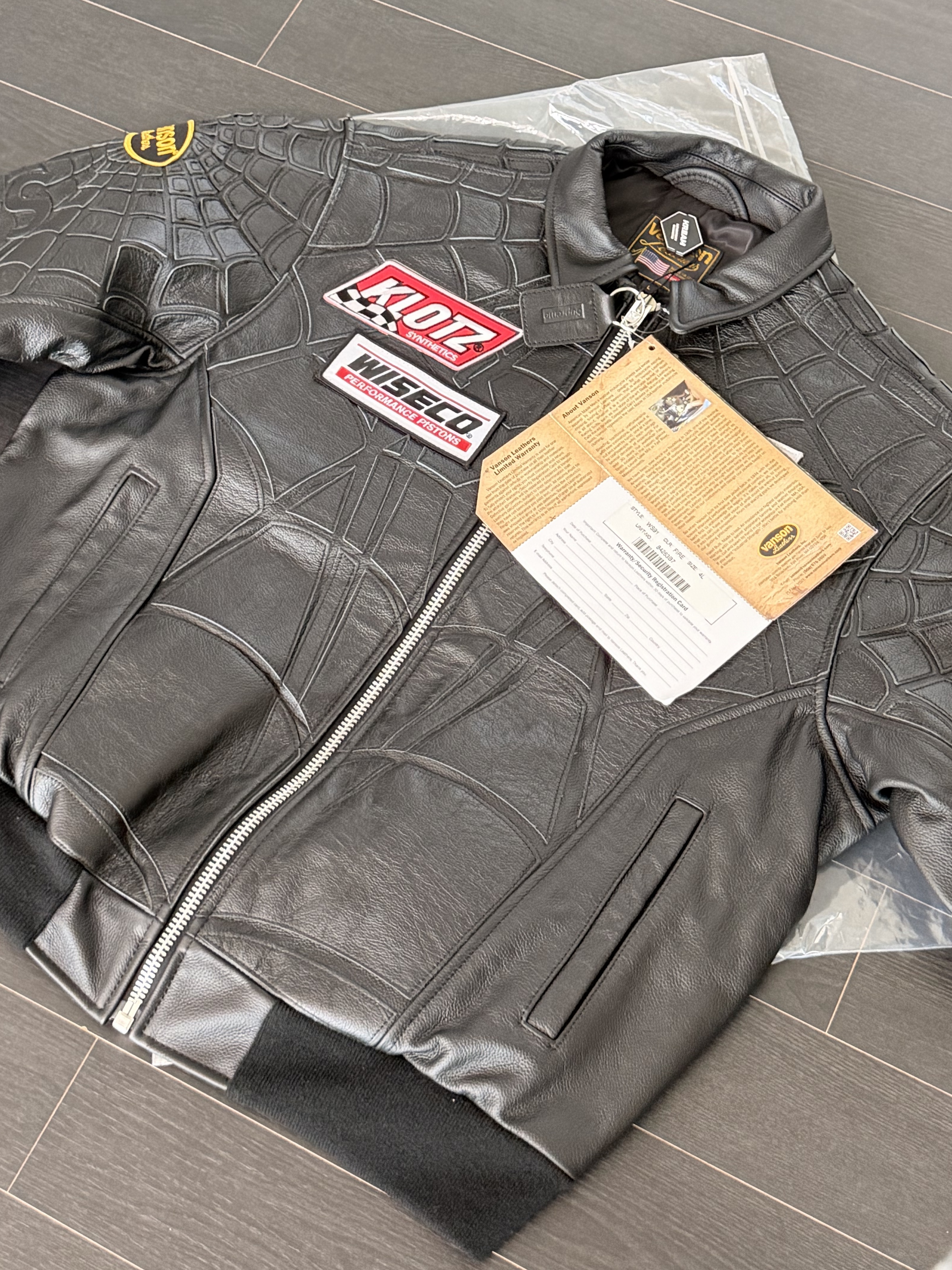 Supreme x Vanson Leathers Spider-Man Jacket Red - 26SS 착용 스타일 - 2