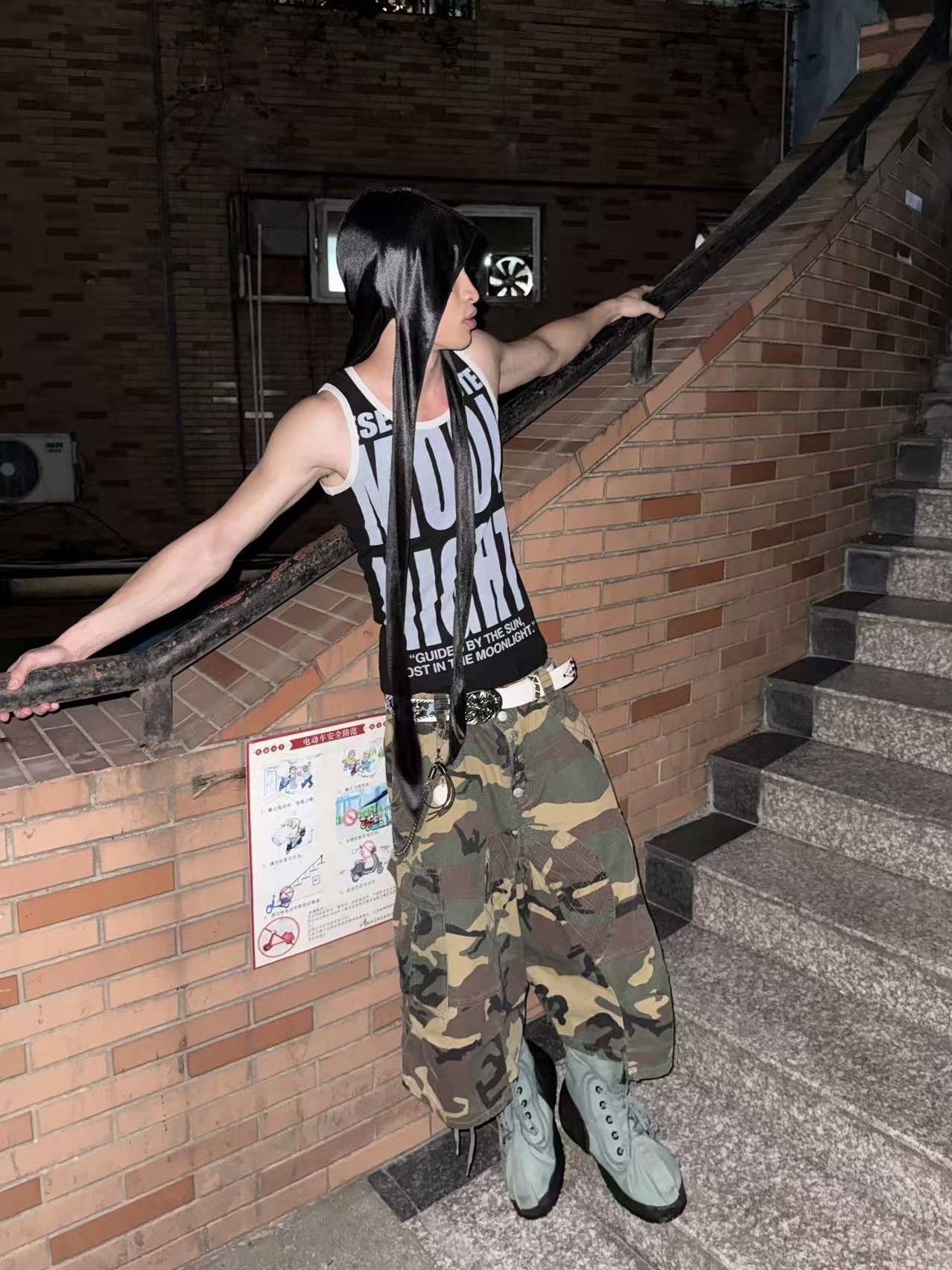 STEEPC Slogan*Sleeveless, STEEPC Tuesday*Camouflage Bermuda Pants 착용 스타일 - 1