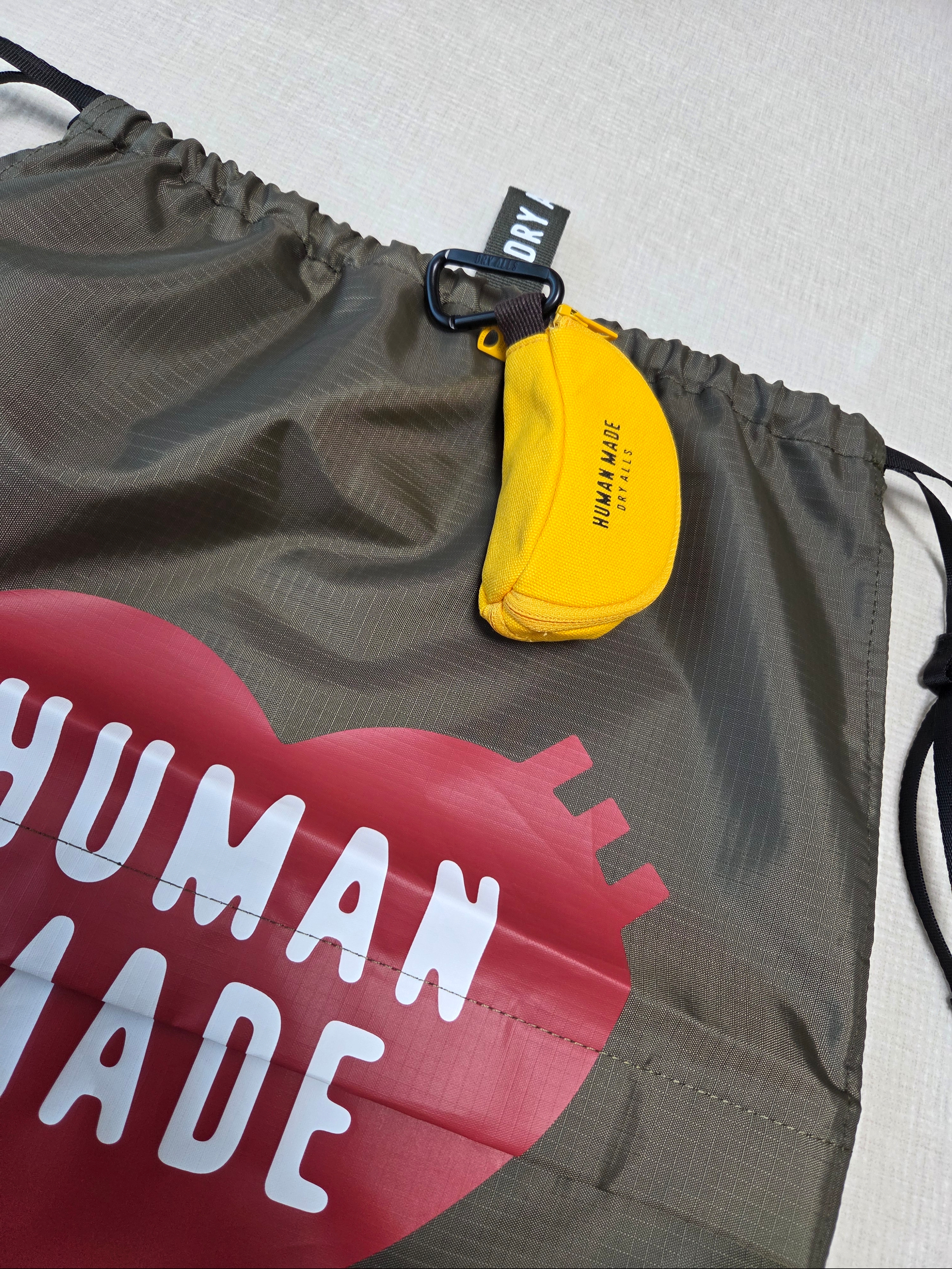 Human Made Banana Pouch Yellow, Human Made Knapsack Olive Drab 착용 스타일 - 2