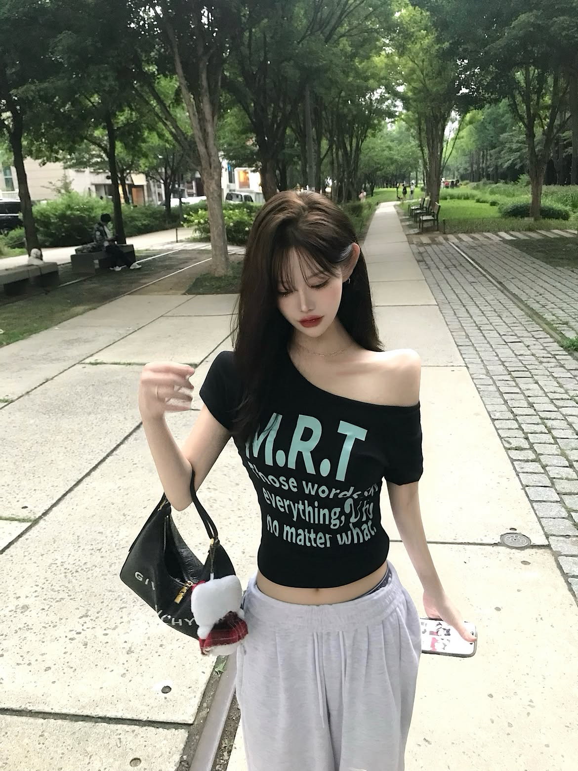 venhit MRT Vivid U-Neck Slim Fit Short Sleeve T-Shirt Black, venhit Heart Rhythm Flat Brim Cap Black 착용 스타일 - 1