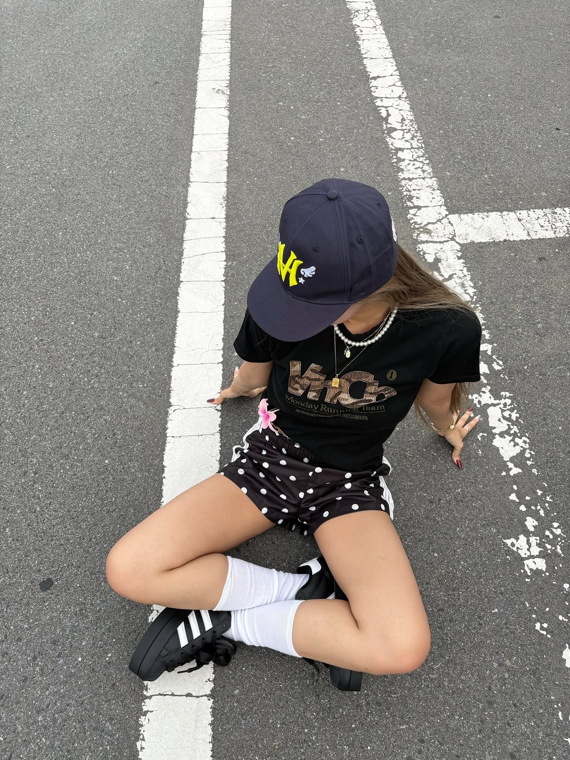 venhit MRT Applique Washed Slim Fit Short Sleeve T-Shirt Black, venhit ECA Rabbit Star Cap 착용 스타일 - 1