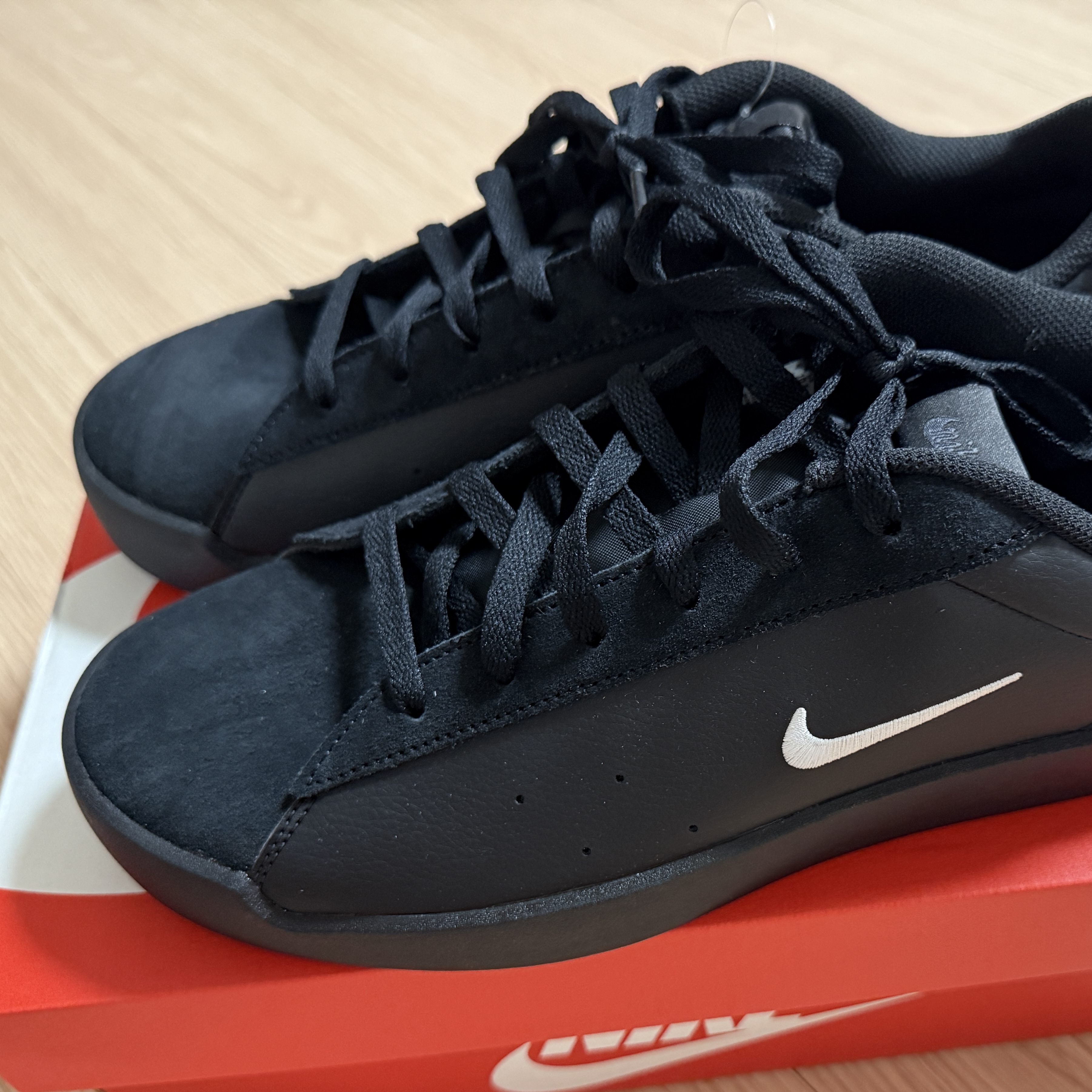 Nike Court Heritage White Black 착용 스타일 - 2