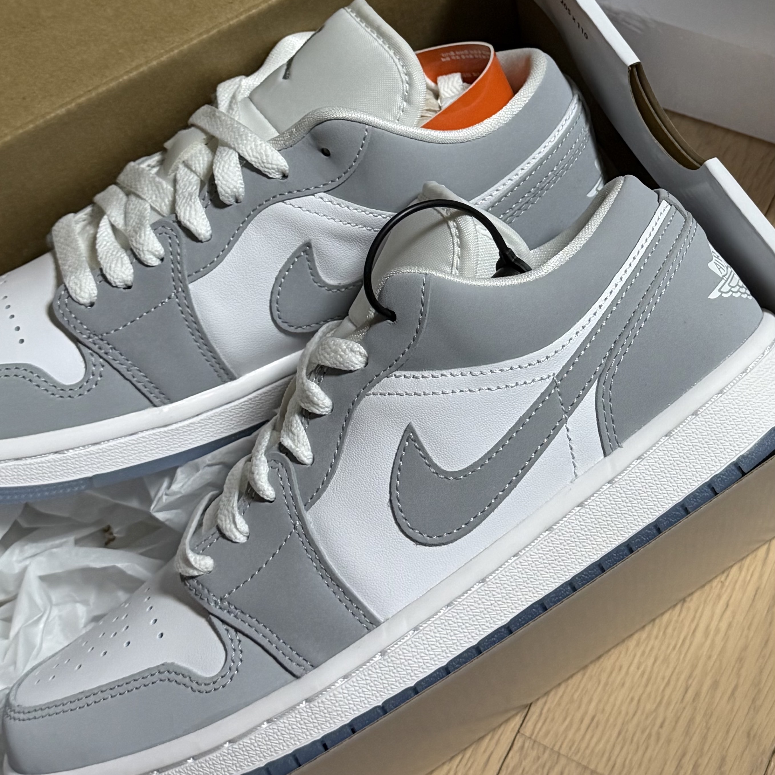 (W) Jordan 1 Low White Wolf Grey 착용 스타일
