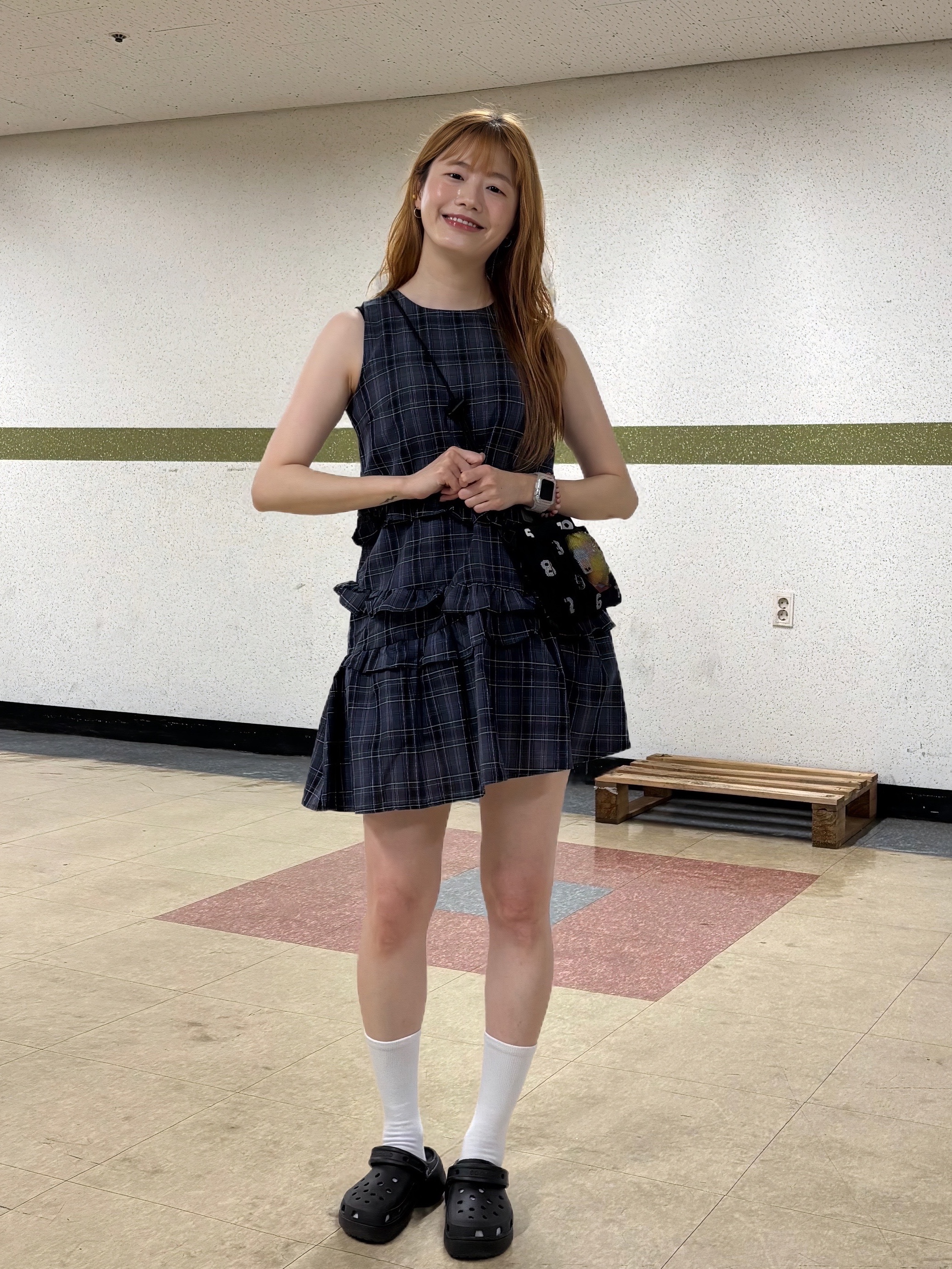 Sou Sou Poketle Mesh Sacoche Black, (W) Crocs Classic Platform Clog Black 착용 스타일 - 8