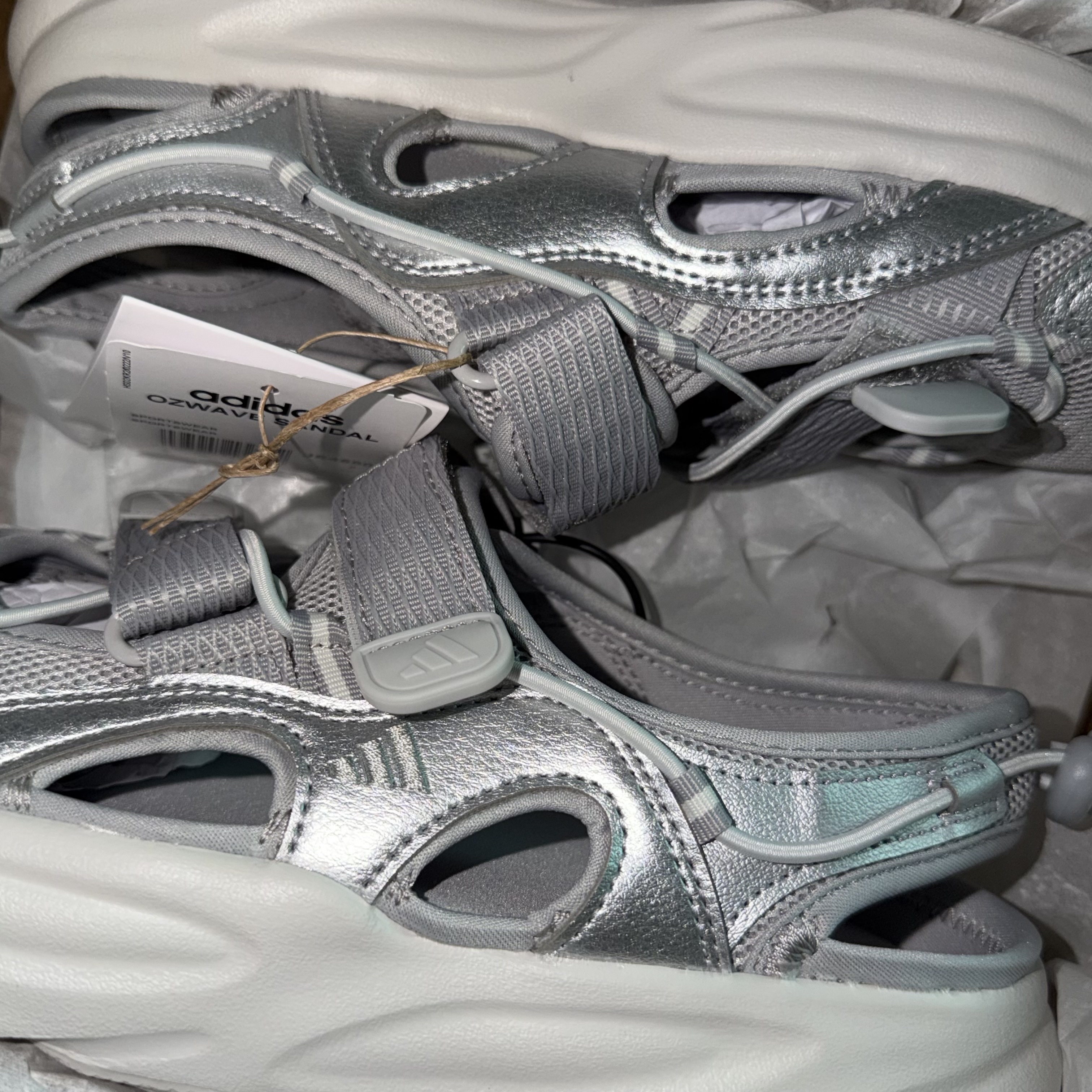 (W) Adidas Ozwave Sandal Grey Two Silver Metallic 착용 스타일 - 1