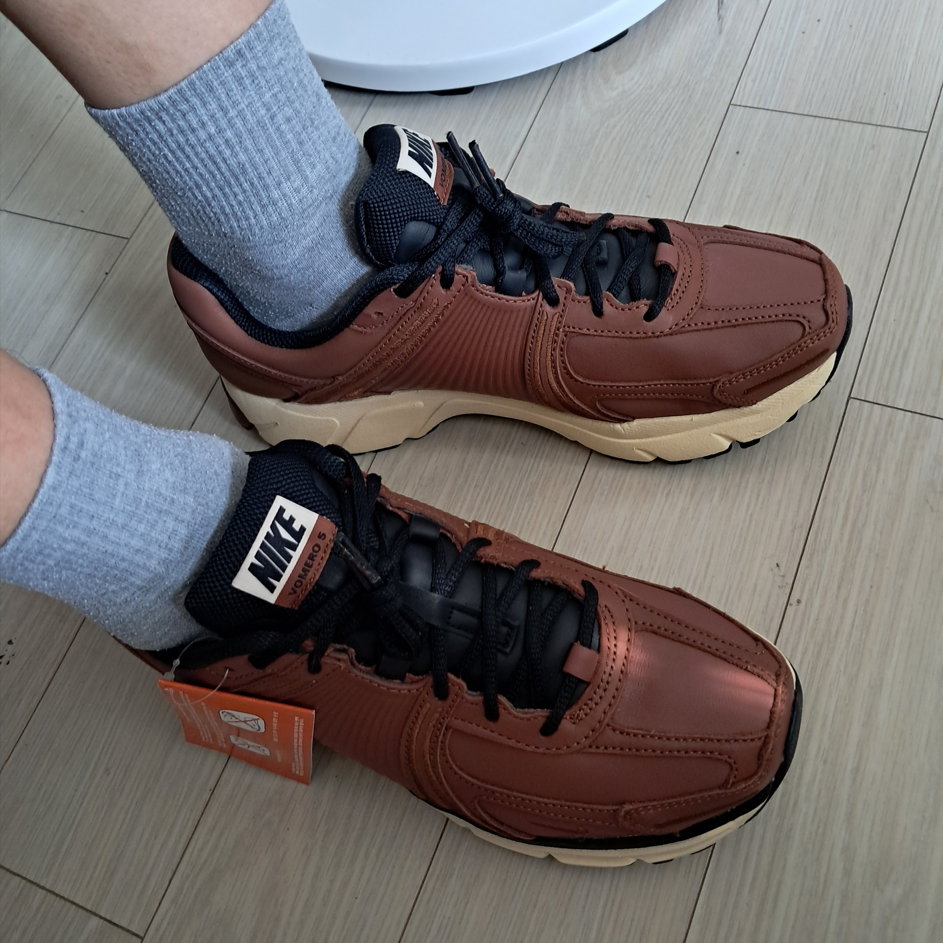 Nike Zoom Vomero 5 Pony 착용 스타일 - 3