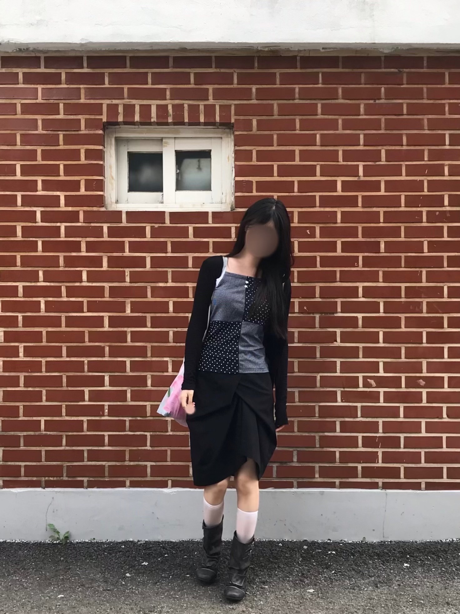 CAVISH Mix Patch Sleeveless Navy 착용 스타일