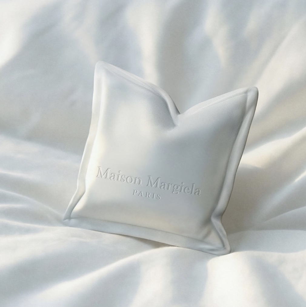 [사은품 이벤트] MAISON MARGIELA REPLICA LAZY SUNDAY MORNING CAR DIFFUSER 착용 스타일