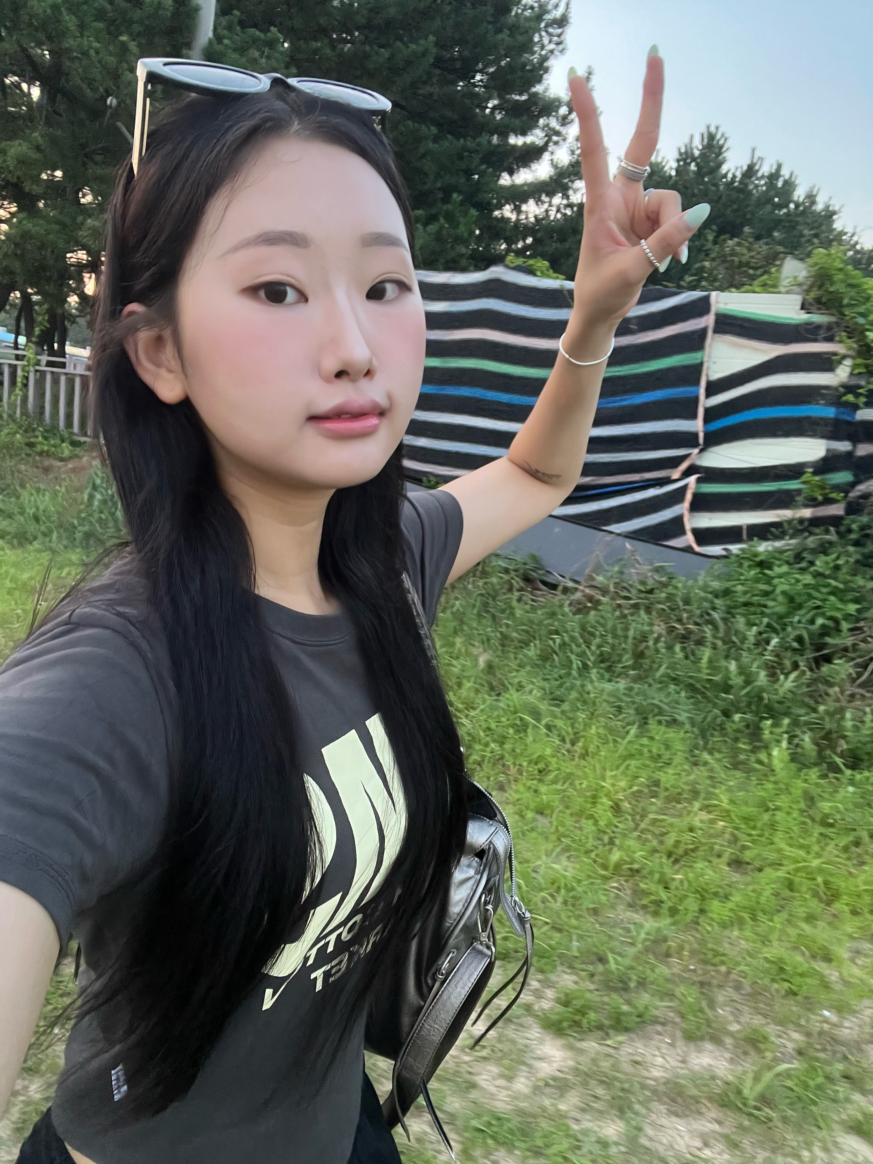 Kims Fresh Cotton Market (Unisex) Messy Alpha Logo Tee Charcoal, (W) Pandora Moments Barrel Clasp Snake Chain Bracelet Sterling Silver ์ฐฉ์ฉ ์คํ์ผ - 1