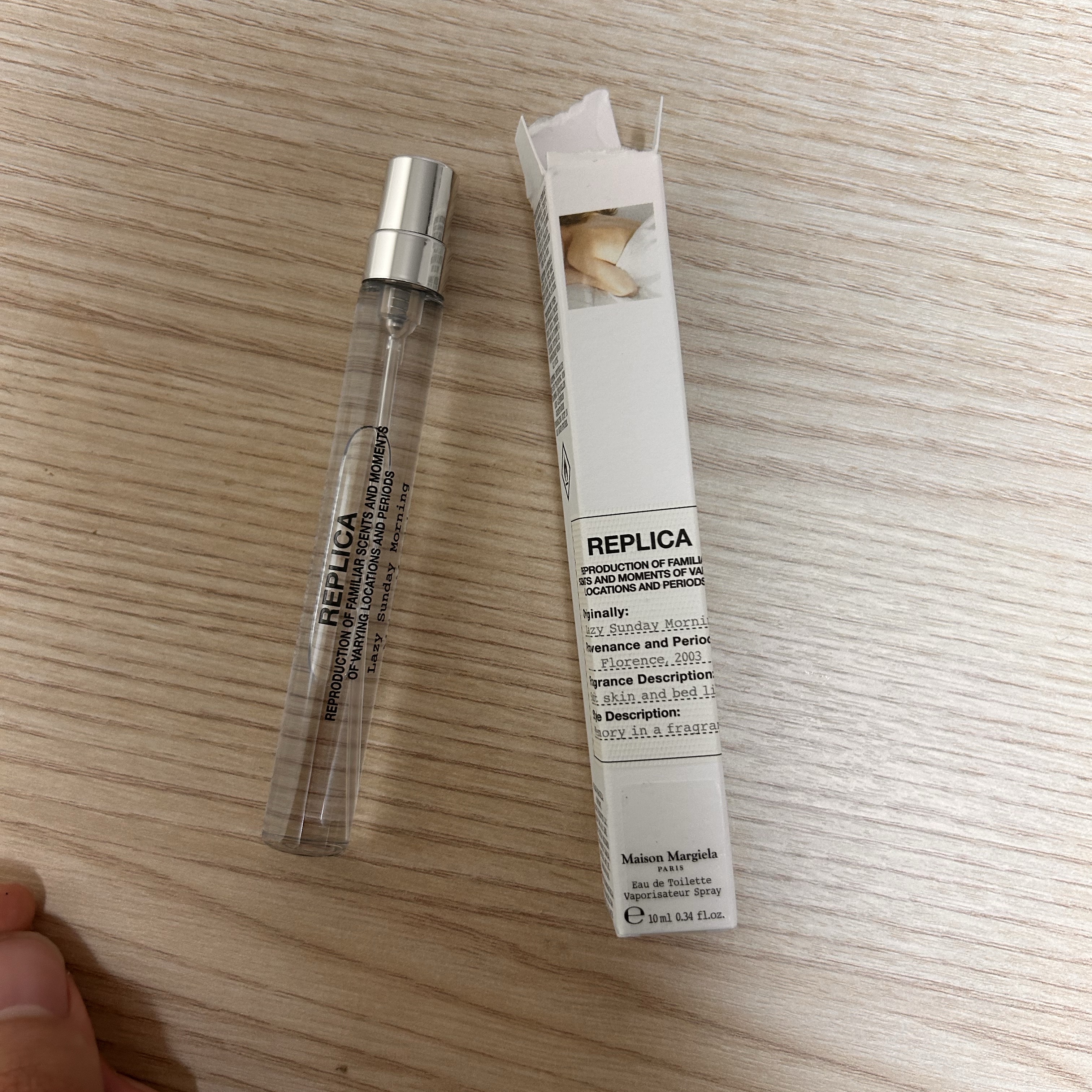 Maison Margiela Replica Lazy Sunday Morning Eau De Toilette 10ml 착용 스타일 - 2