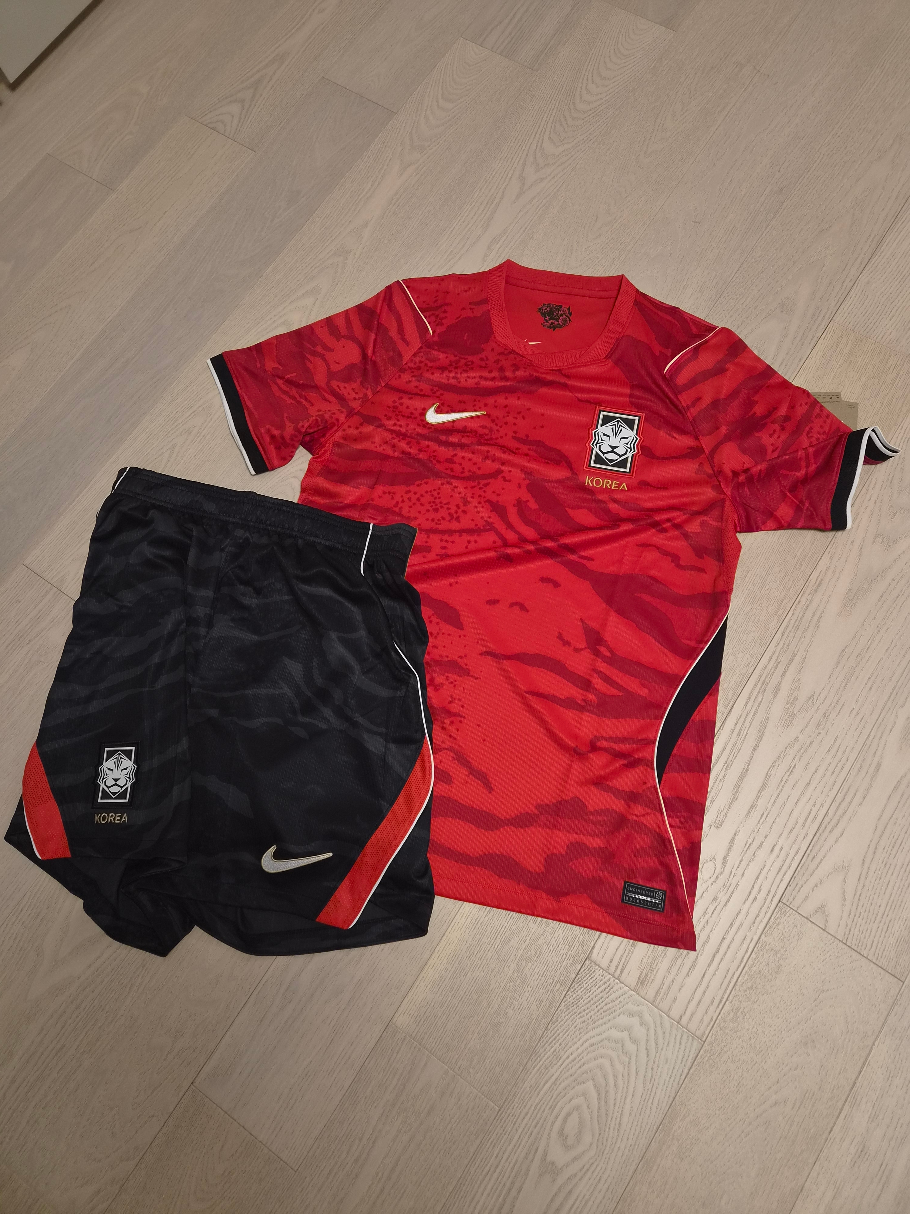 Nike Korea 2026 Stadium Home Dri-Fit Soccer Replica Jersey Global Red Black (Non Marking Ver.) 착용 스타일 - 2