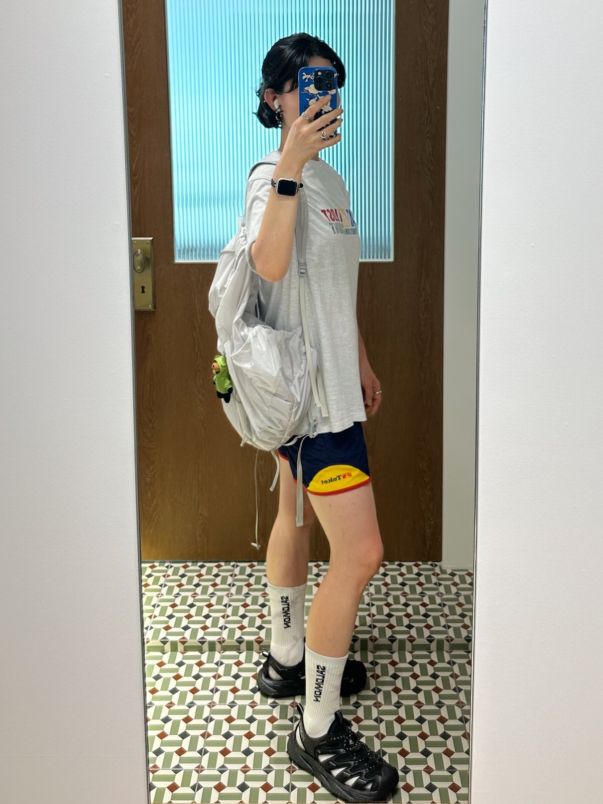 Montbell Versalite Pack 20 Backpack Ice White, Hoka Hopara Black Castle Rock 착용 스타일 - 5