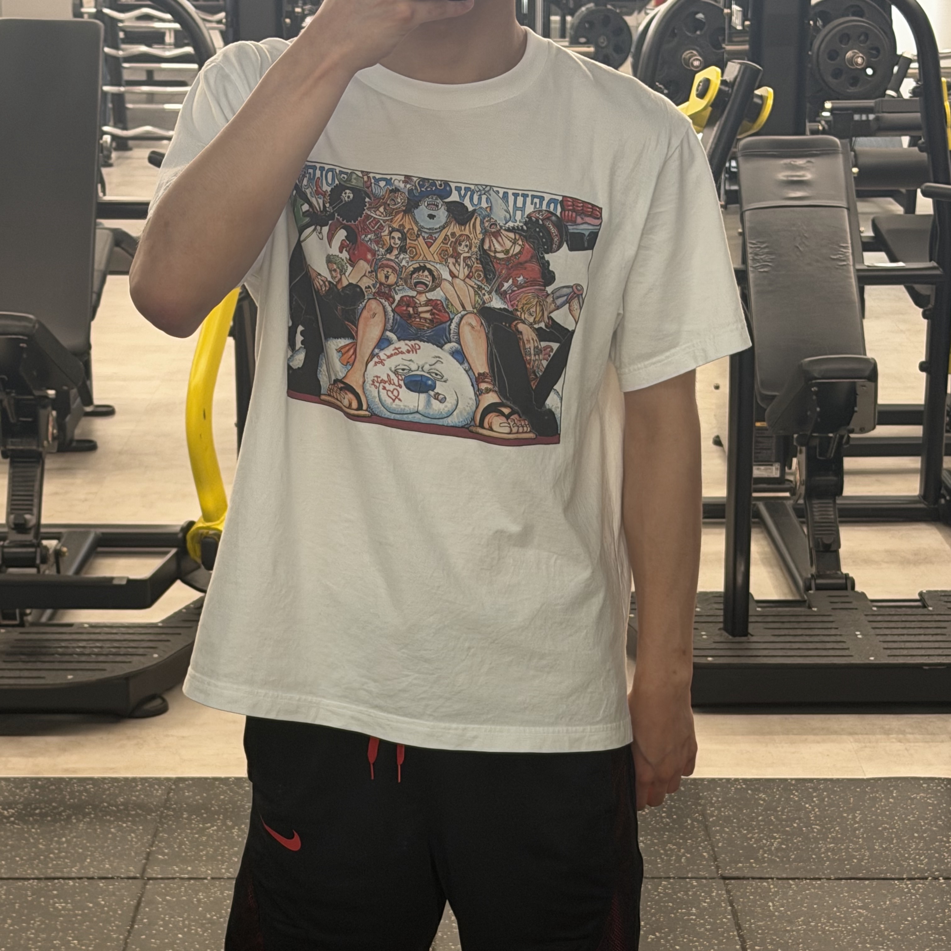 Uniqlo UT Shueisha 100th Anniversary One Piece T-Shirt White 착용 스타일