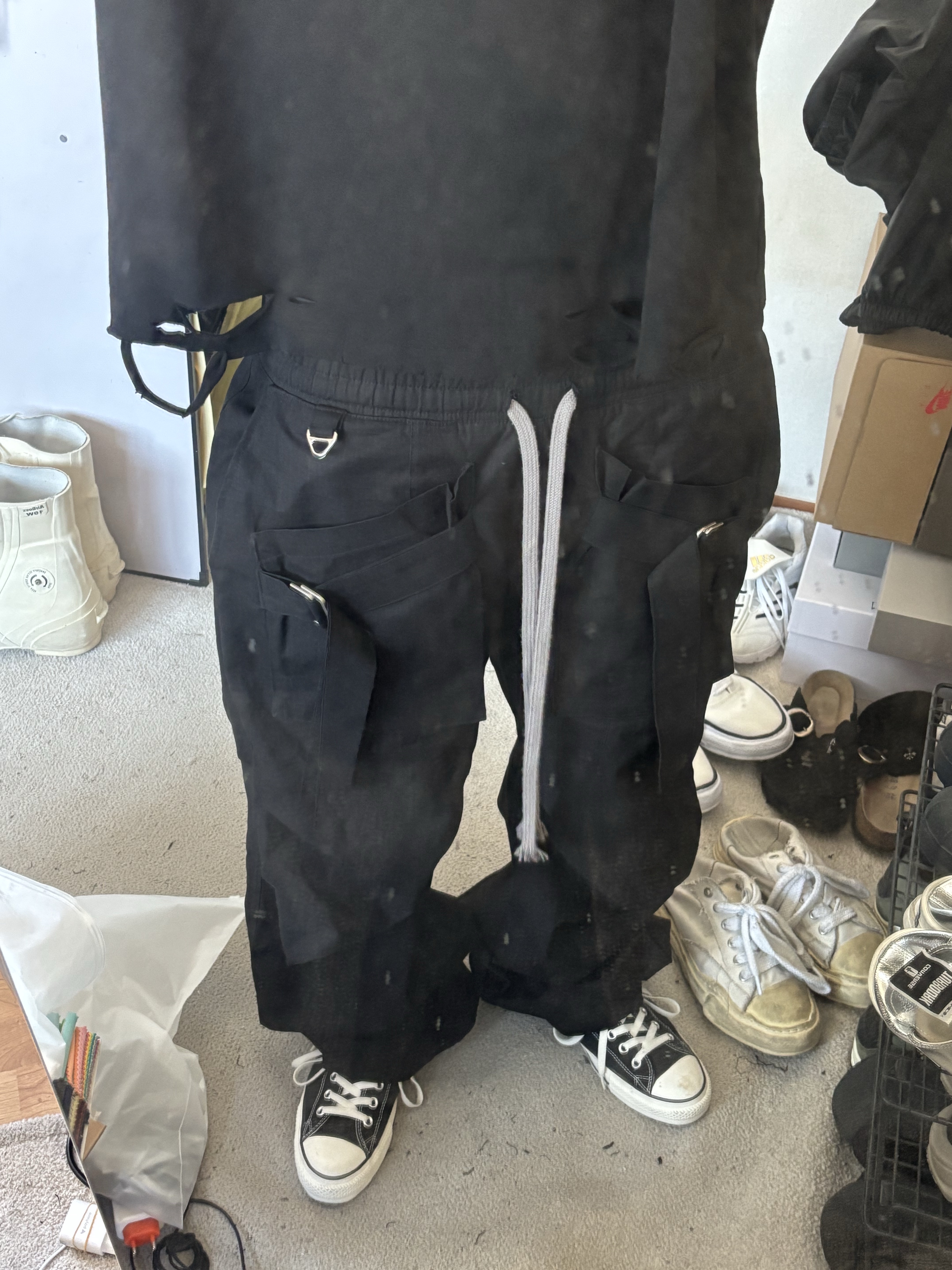 Wapworks Wide Safety Cargo Pants Black, Converse Chuck 70 Ox Black - Standard 착용 스타일 - 2