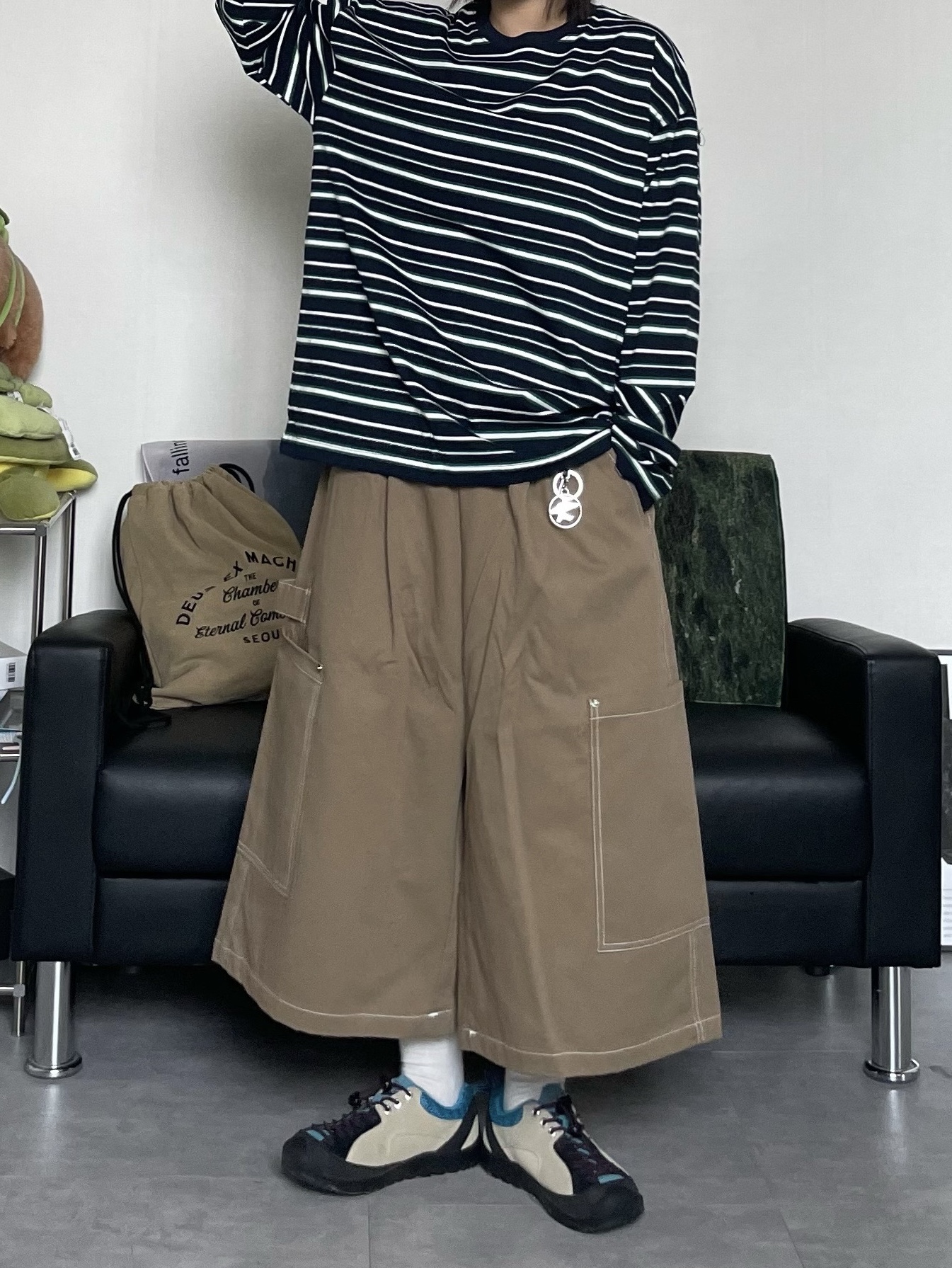 (W) Keen Jasper Rocks SP Sneakers Beige, Stussy Surfman Keychain Silver 착용 스타일 - 3