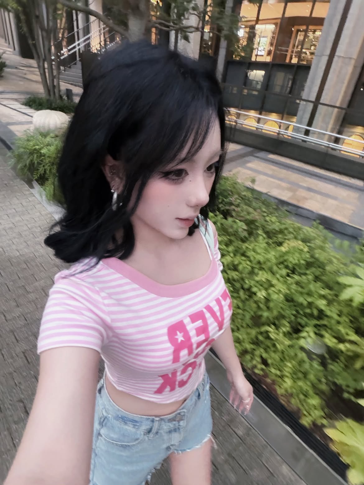 venhit NLB Striped One Shoulder Slim Fit Short Sleeved T_Shirt Pink 착용 스타일 - 3
