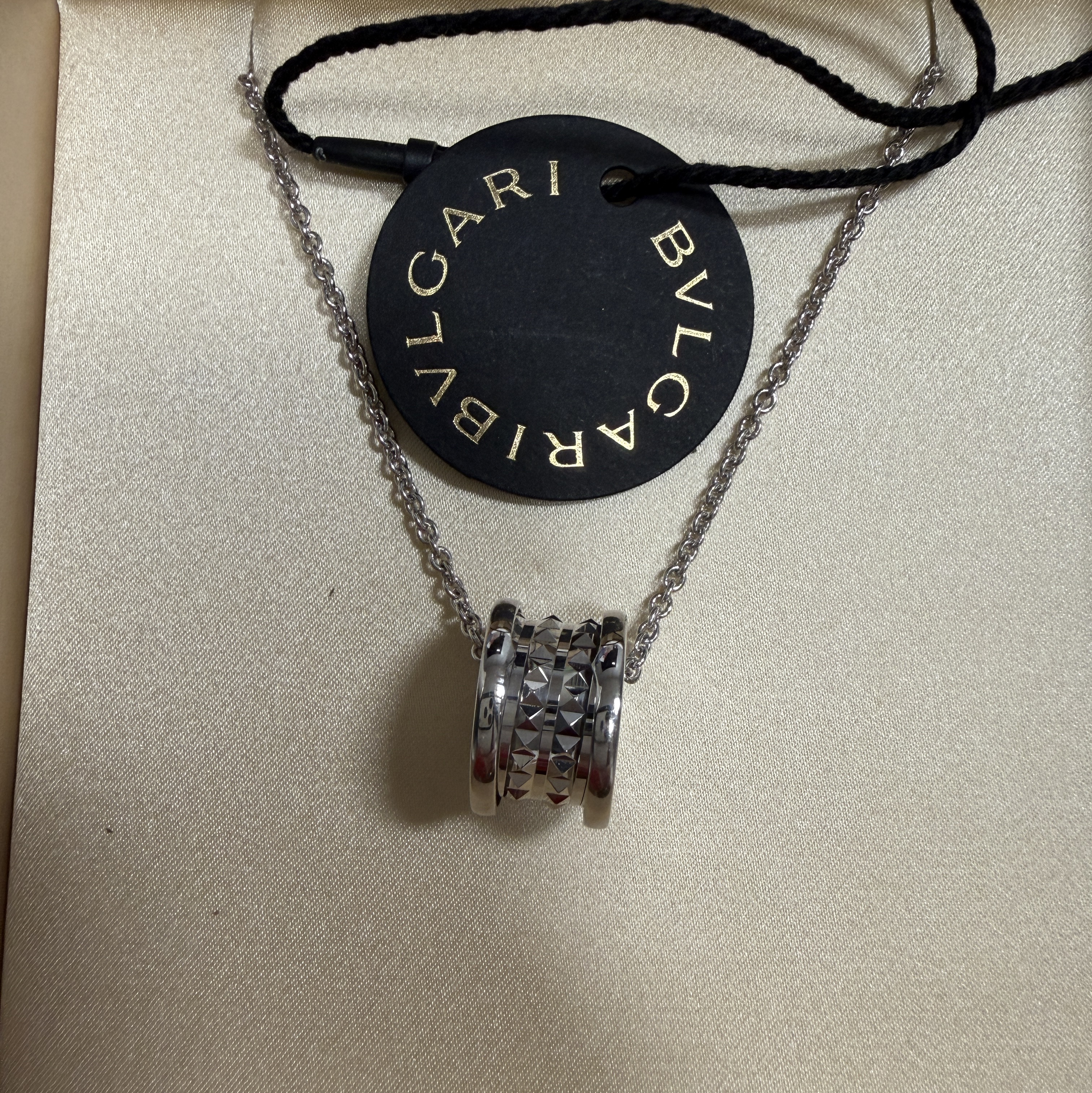 Bulgari Save The Children Necklace Sterling Silver 착용 스타일