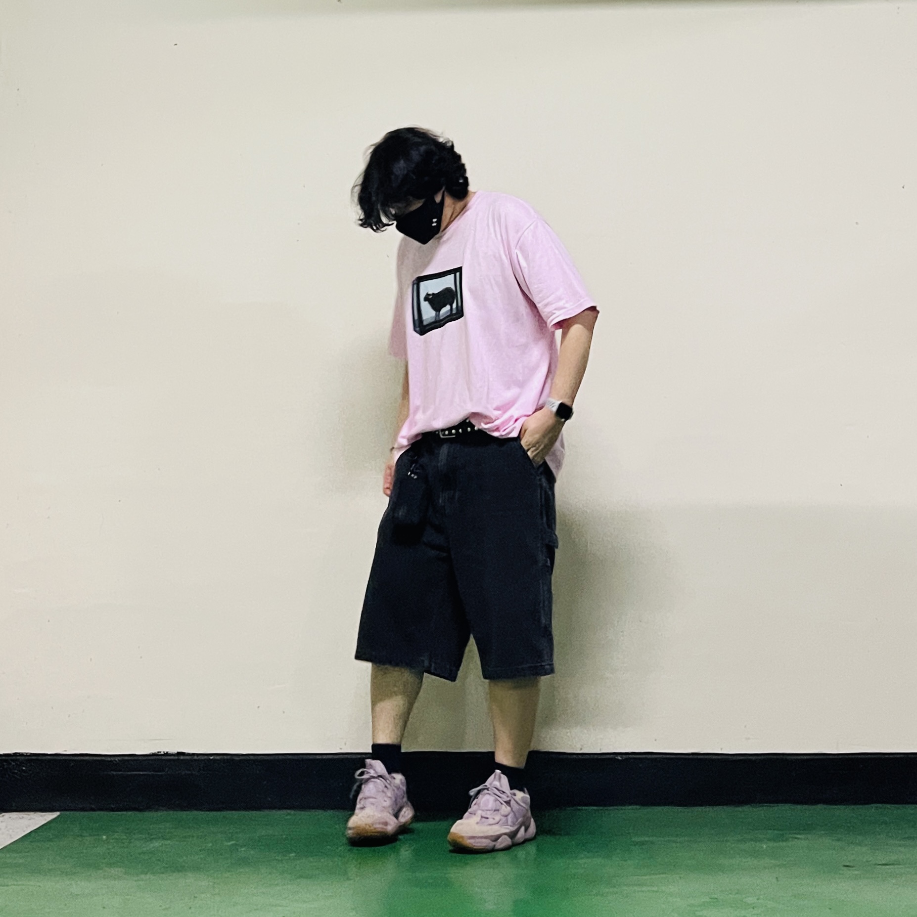 Supreme x Damien Hirst T-Shirt Light Pink - 25SS, Adidas Yeezy 500 Soft Vision 착용 스타일 - 6