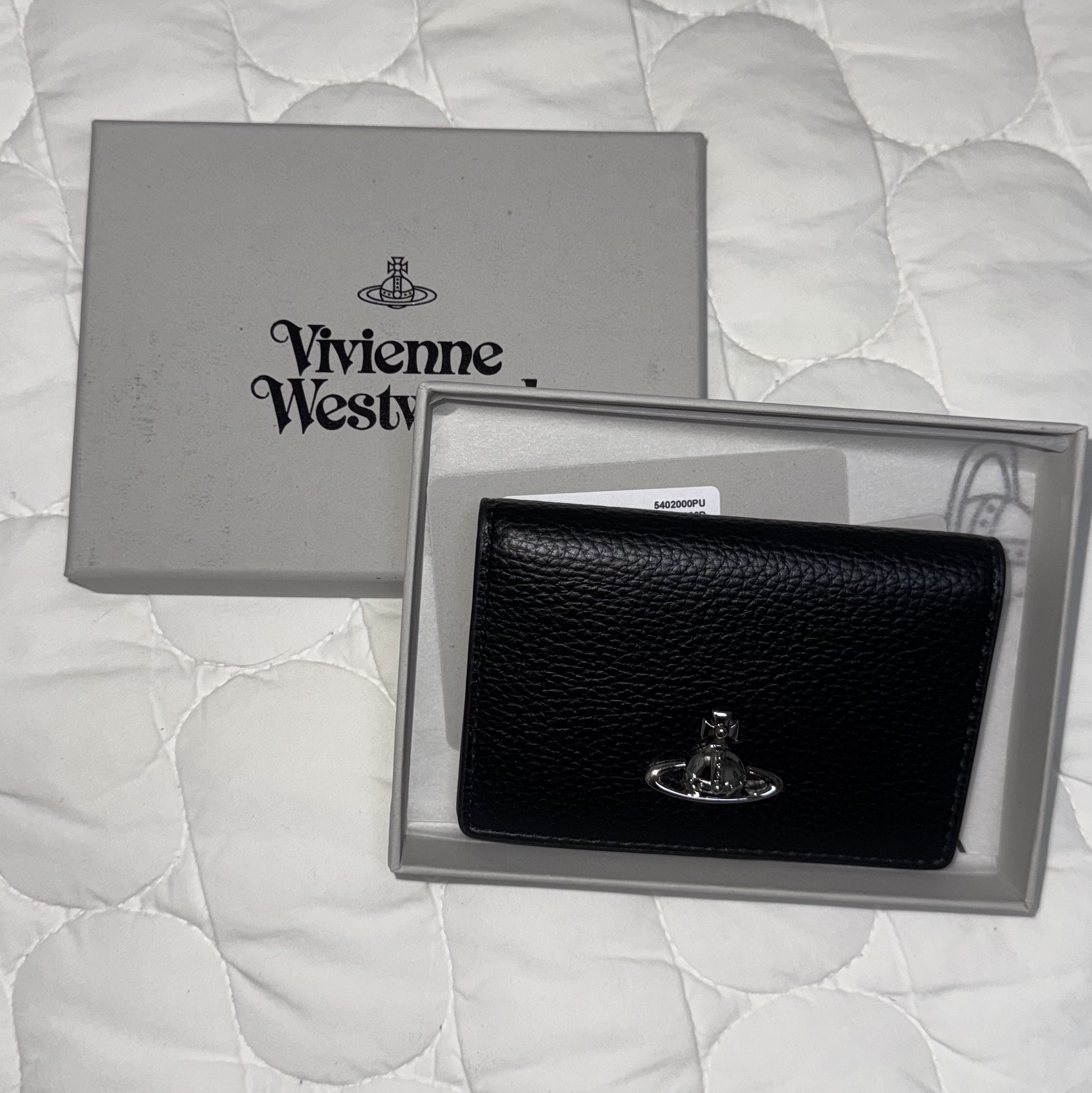 Vivienne Westwood Orb Grain Flap Card Holder Black 착용 스타일