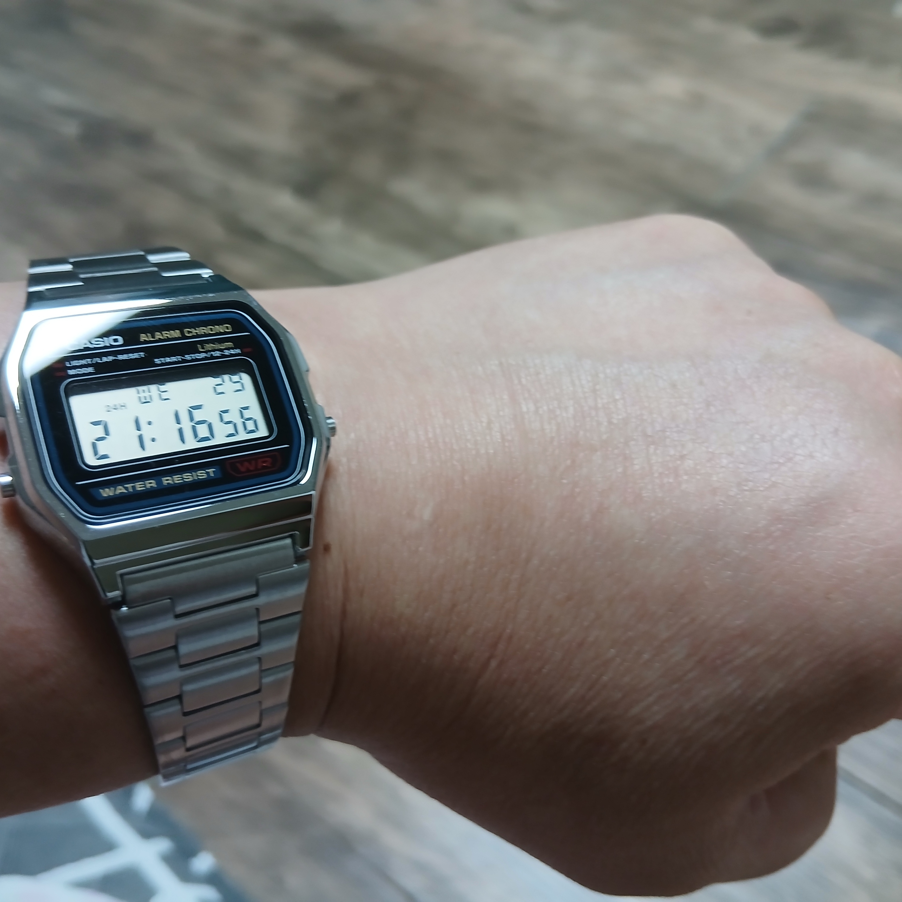 Casio A-158WA-1 착용 스타일 - 1