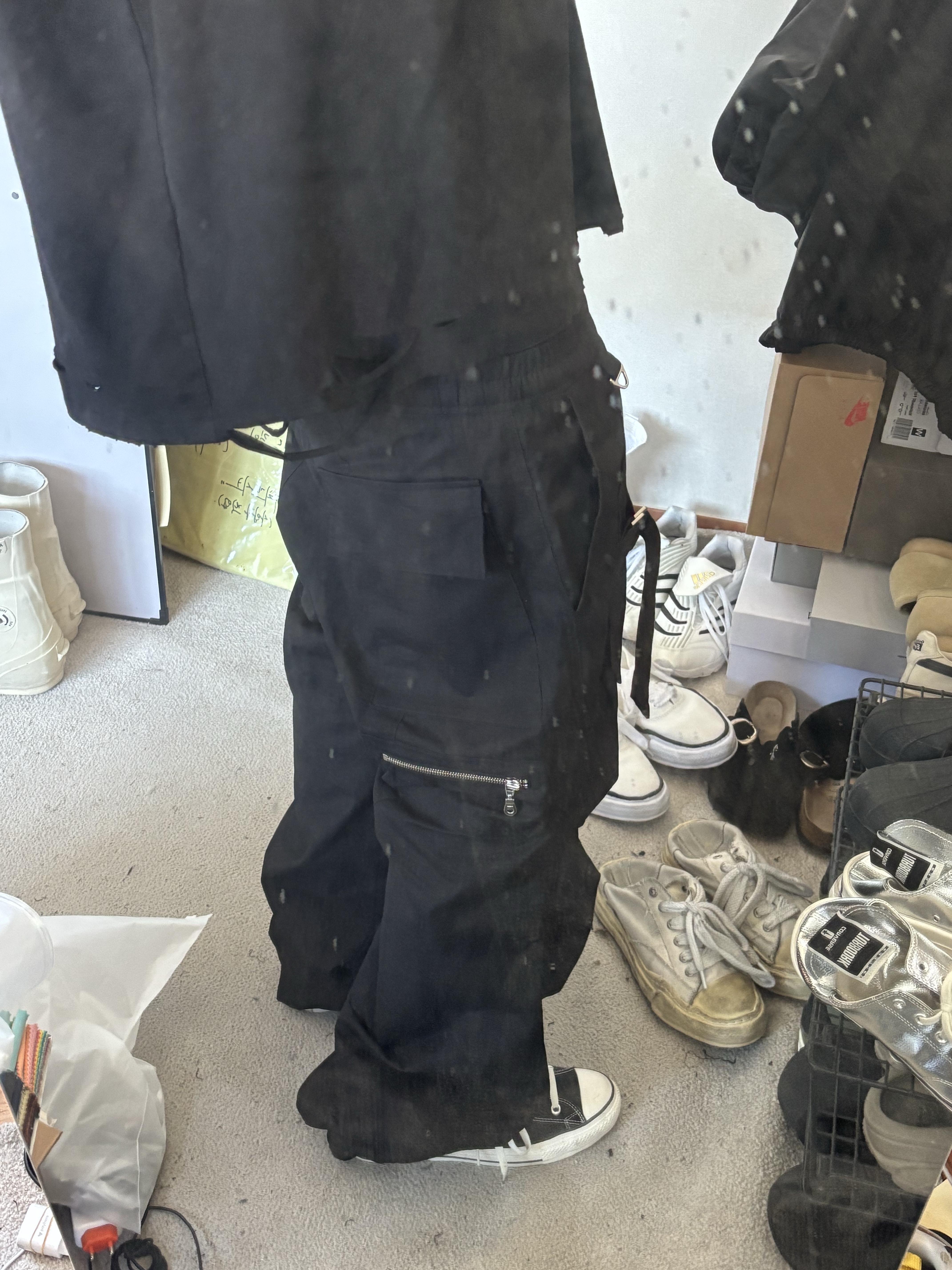 Wapworks Wide Safety Cargo Pants Black, Converse Chuck 70 Ox Black - Standard 착용 스타일 - 3
