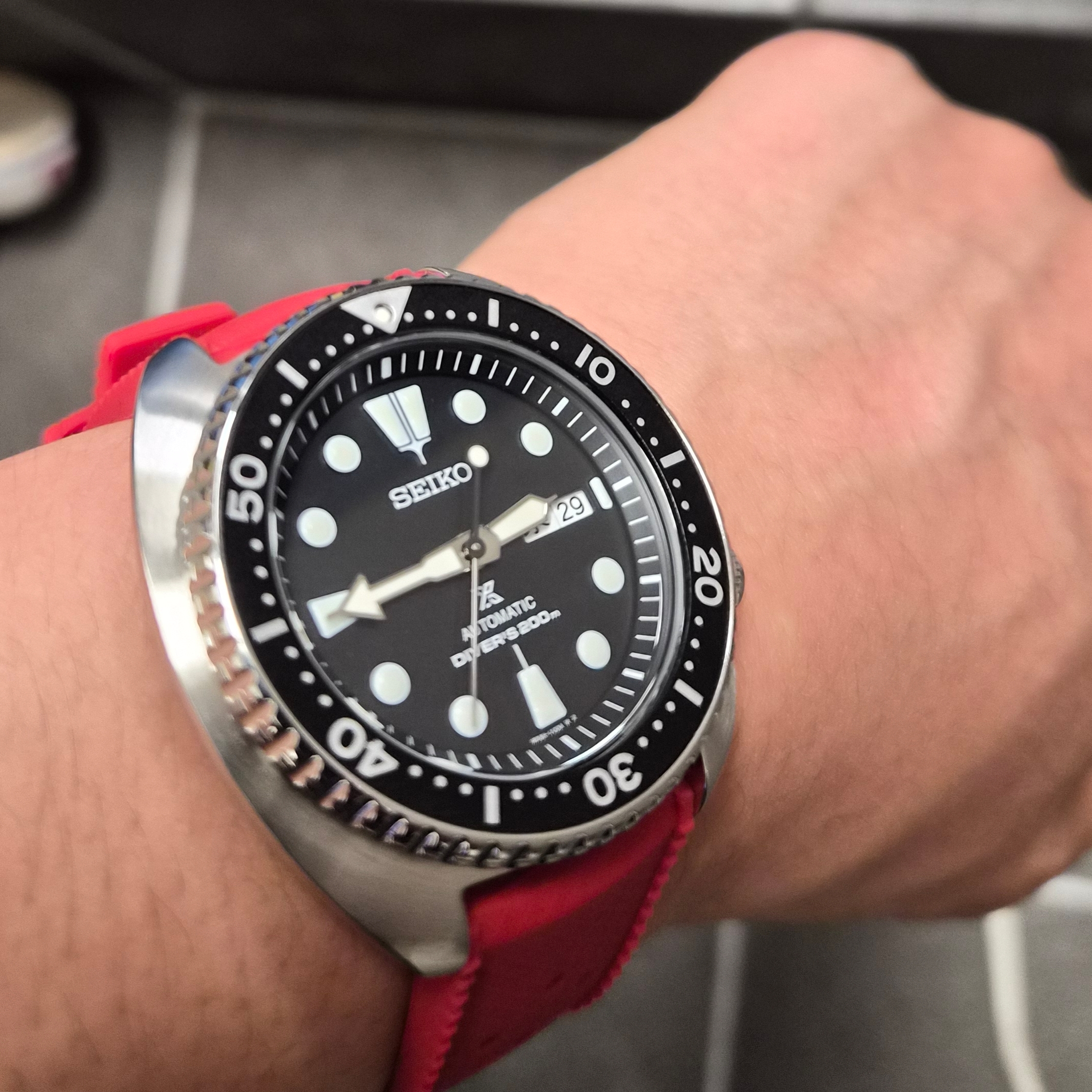 Seiko Prospex SRPE93 Black 착용 스타일