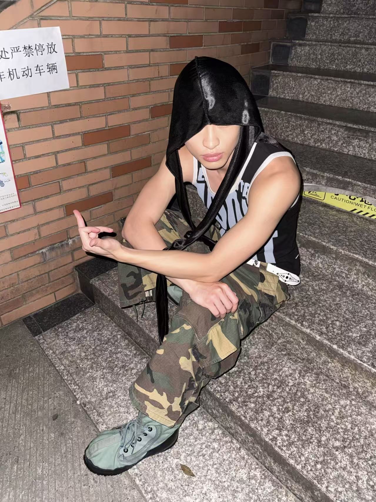 STEEPC Slogan*Sleeveless, STEEPC Tuesday*Camouflage Bermuda Pants 착용 스타일 - 3