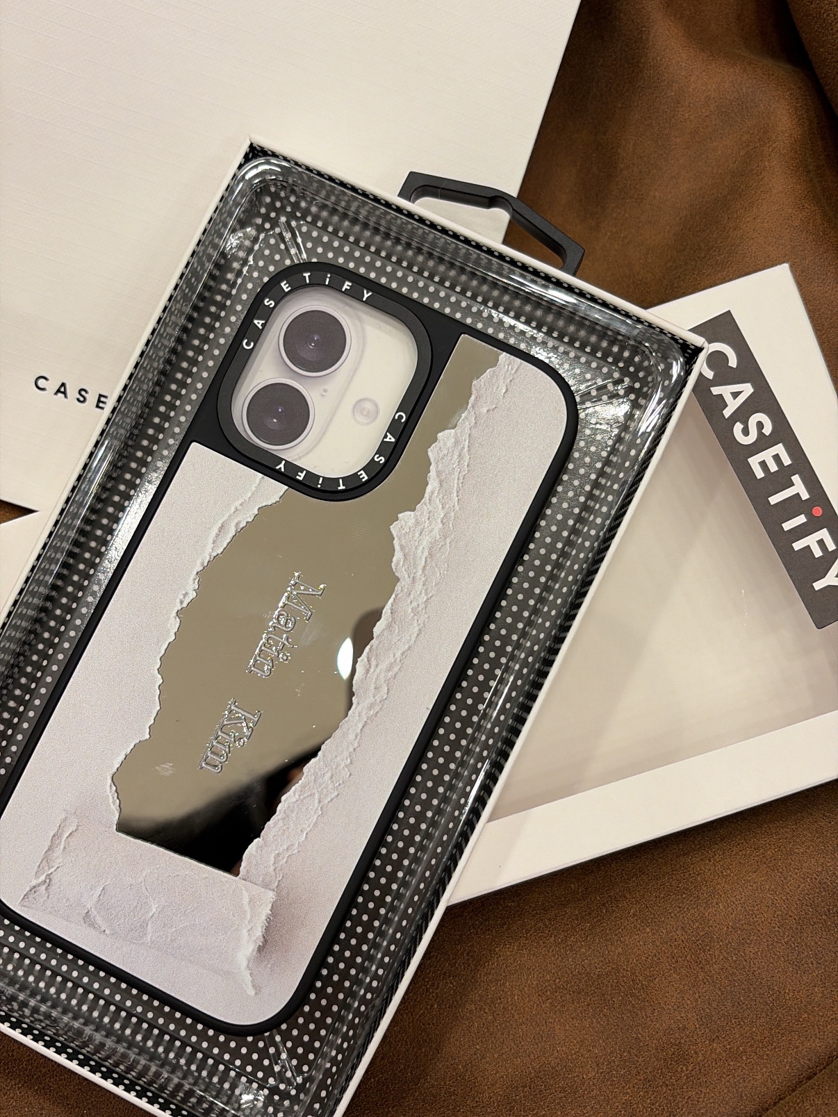 Castify x Matin Kim iPhone Paper Magsafe Compatible Mirror Case Silver Mirror Black Bumper, (W) Coach x Matin Kim Washed Oversized T-Shirt Charcoal 착용 스타일 - 1