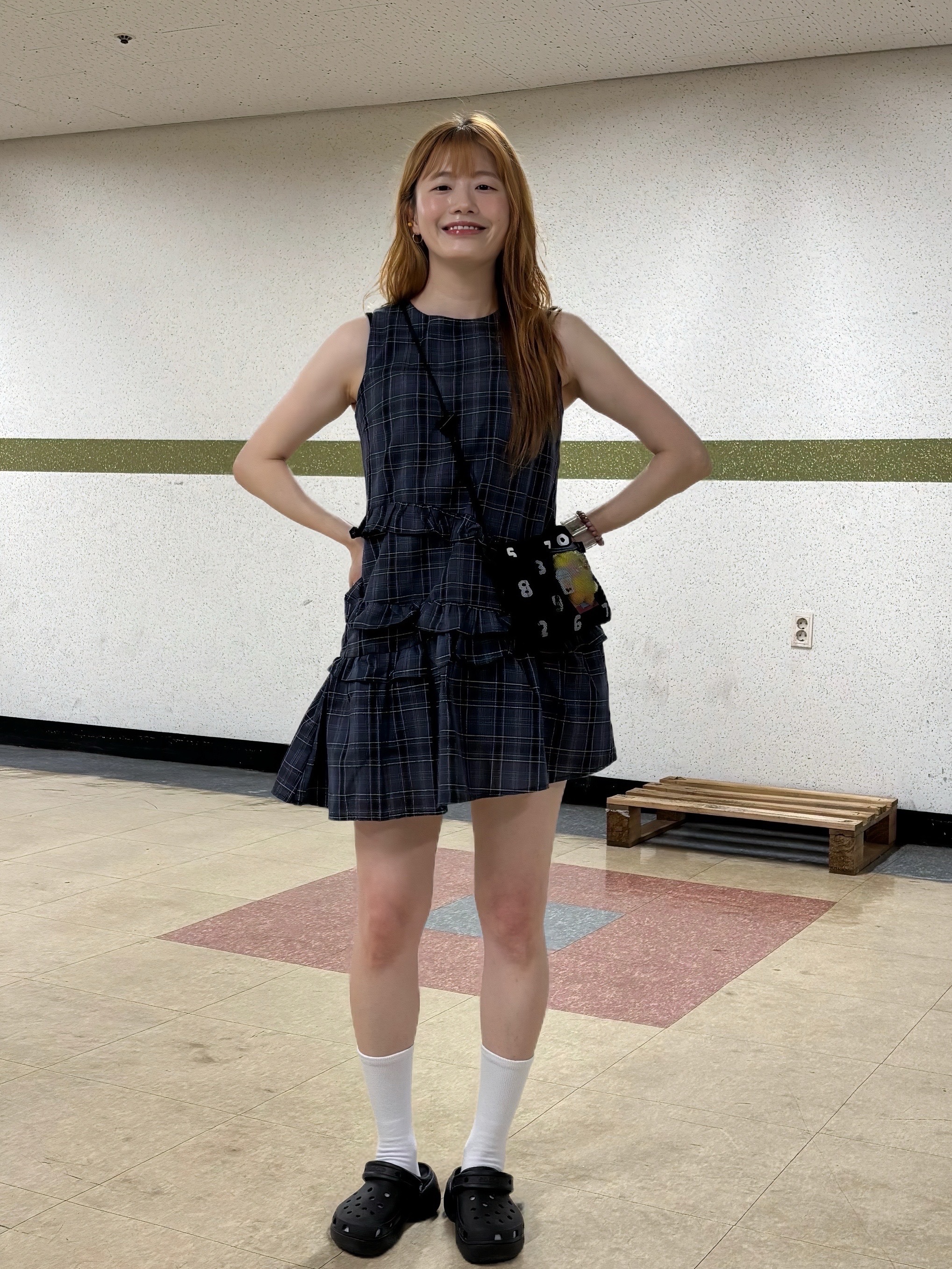 Sou Sou Poketle Mesh Sacoche Black, (W) Crocs Classic Platform Clog Black 착용 스타일 - 7