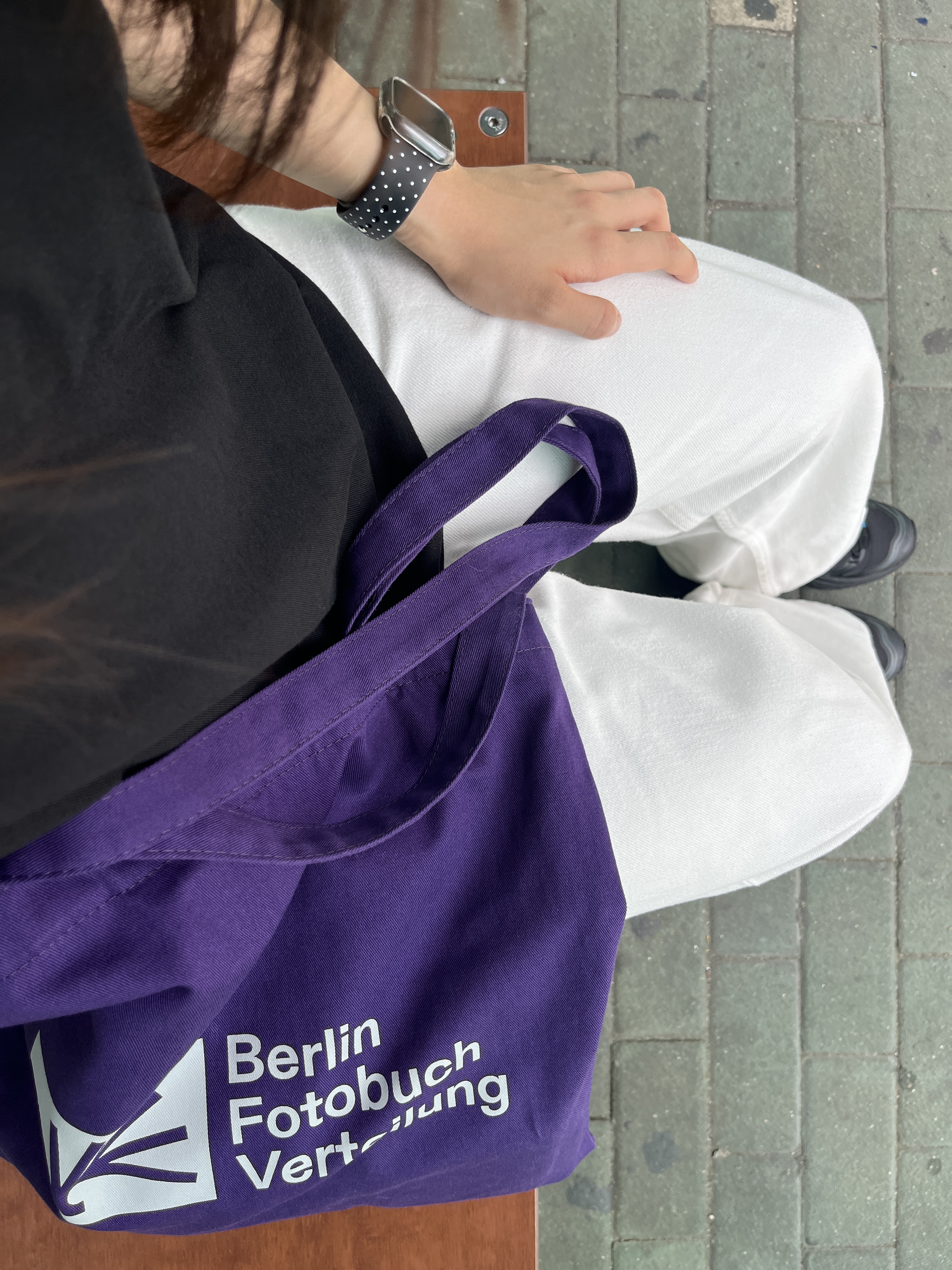 Berlin Photobook Distribution 002 Bag Purple, (W) Uniqlo Baggy Curve Jeans White - JP 착용 스타일 - 1