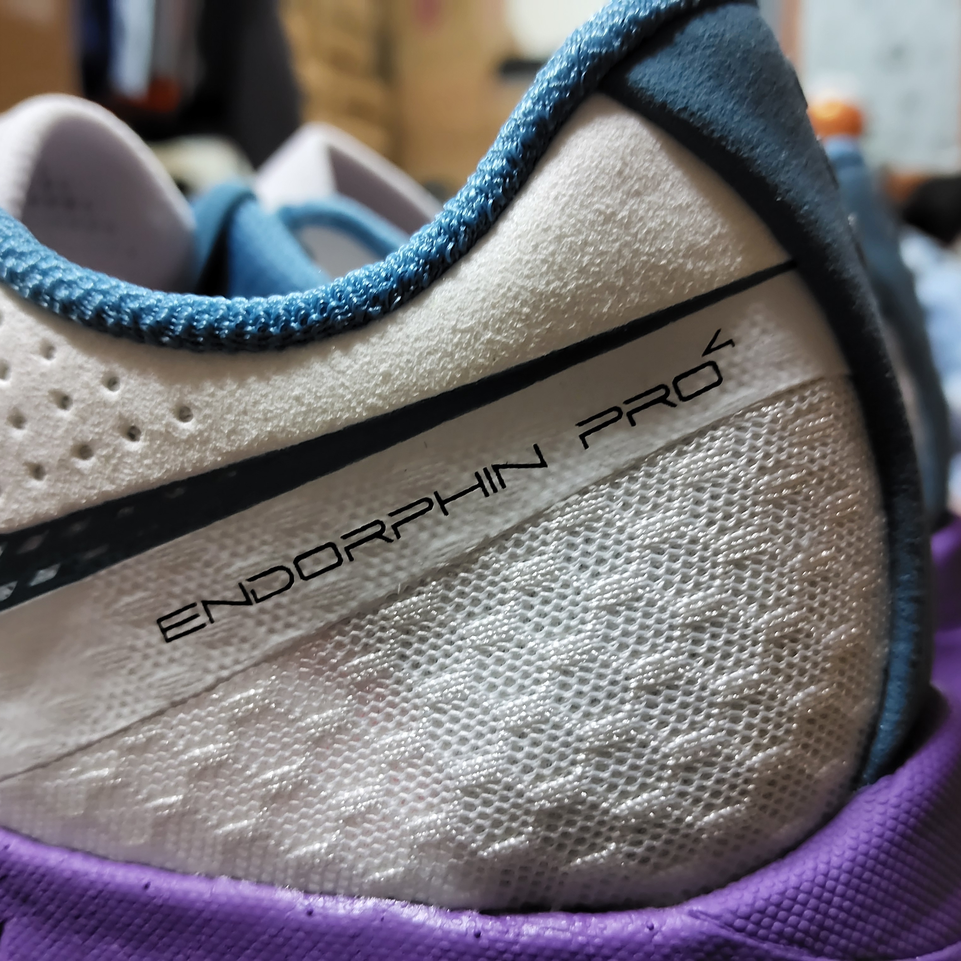 Saucony Endorphin Pro 4 White Shadow 착용 스타일 - 4