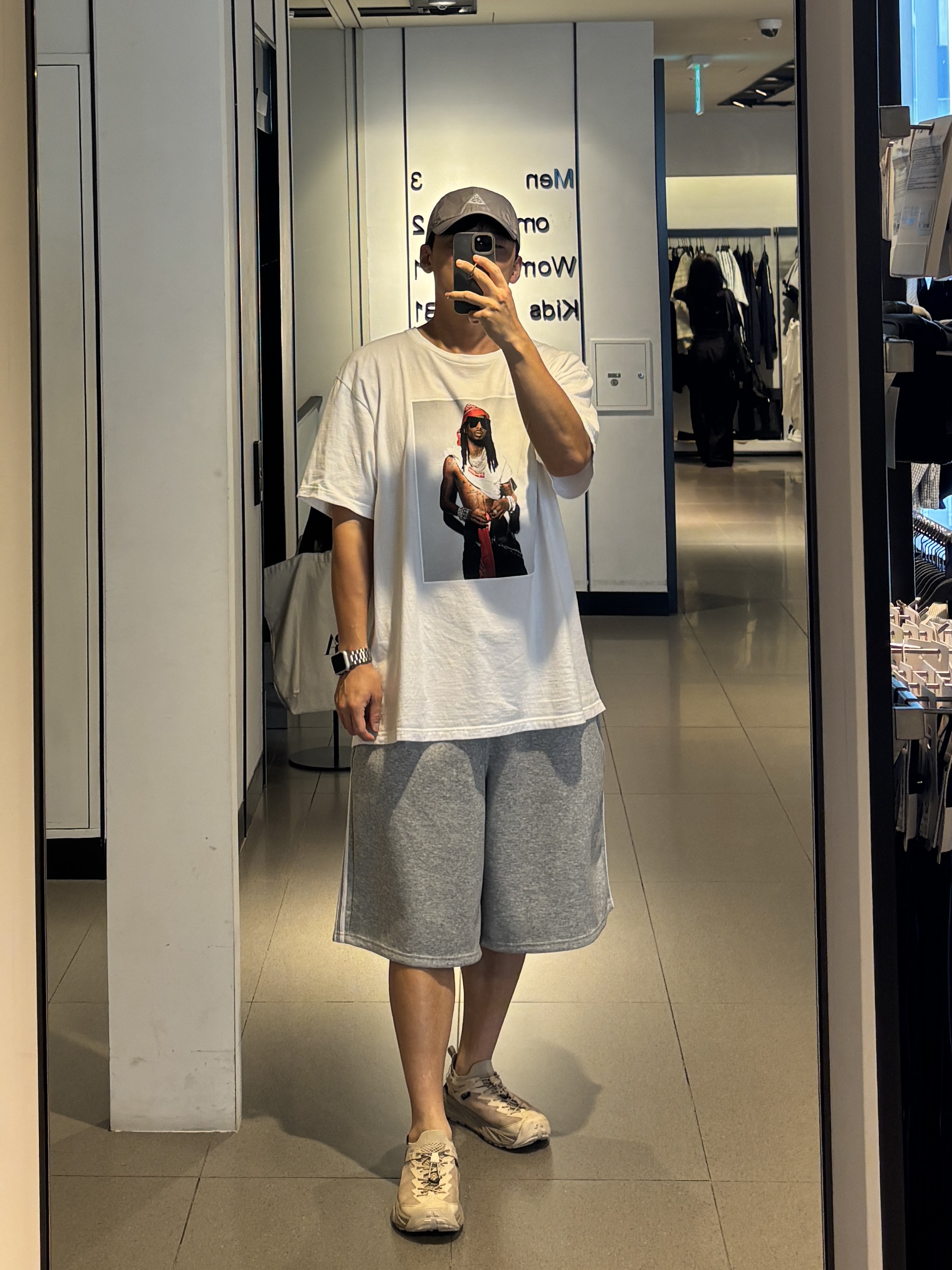 Nike ACG Dri-Fit Club Trail Cap College Grey, Supreme Playboi Carti T-Shirt White - 25FW 착용 스타일