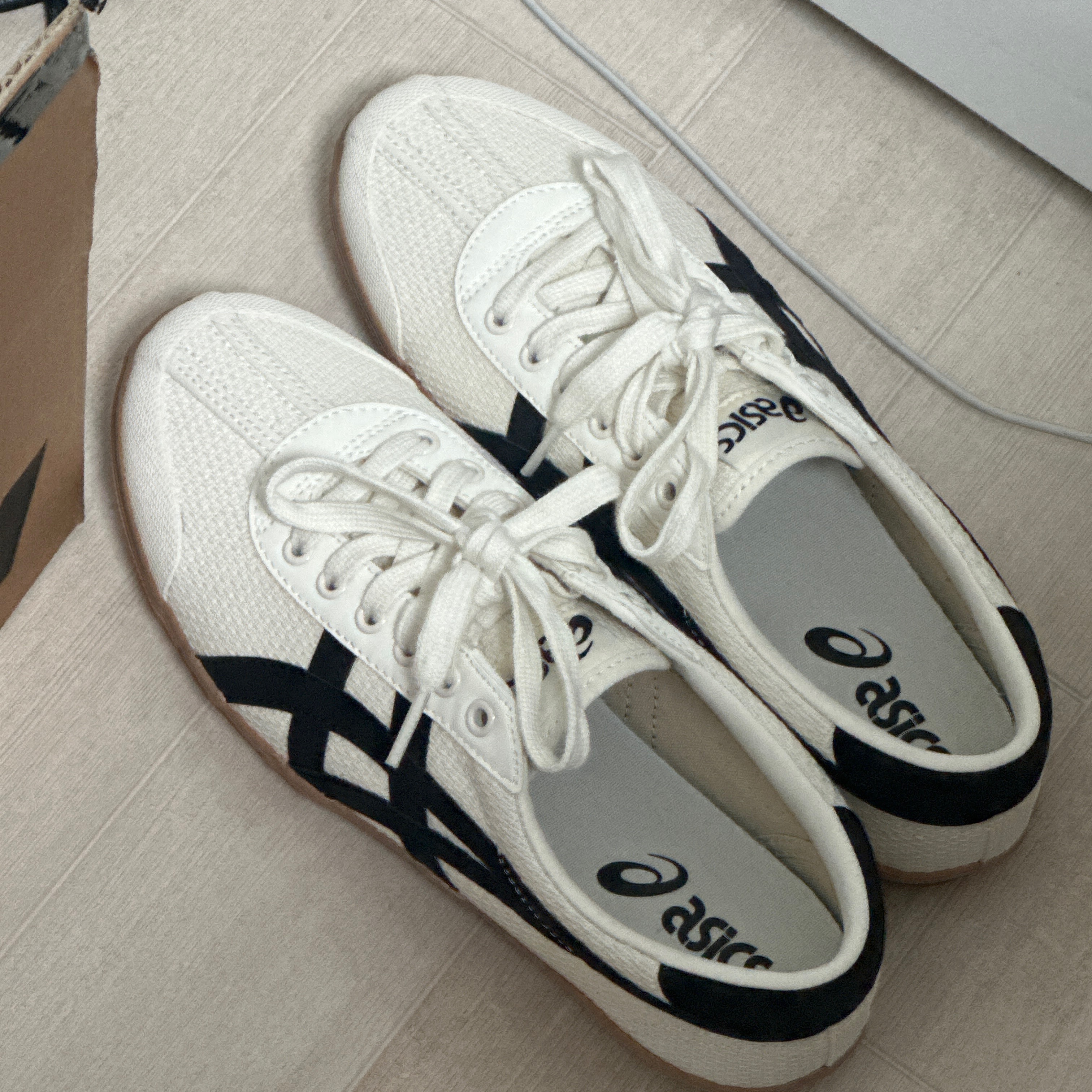Asics TSG-110 White Black 착용 스타일 - 2