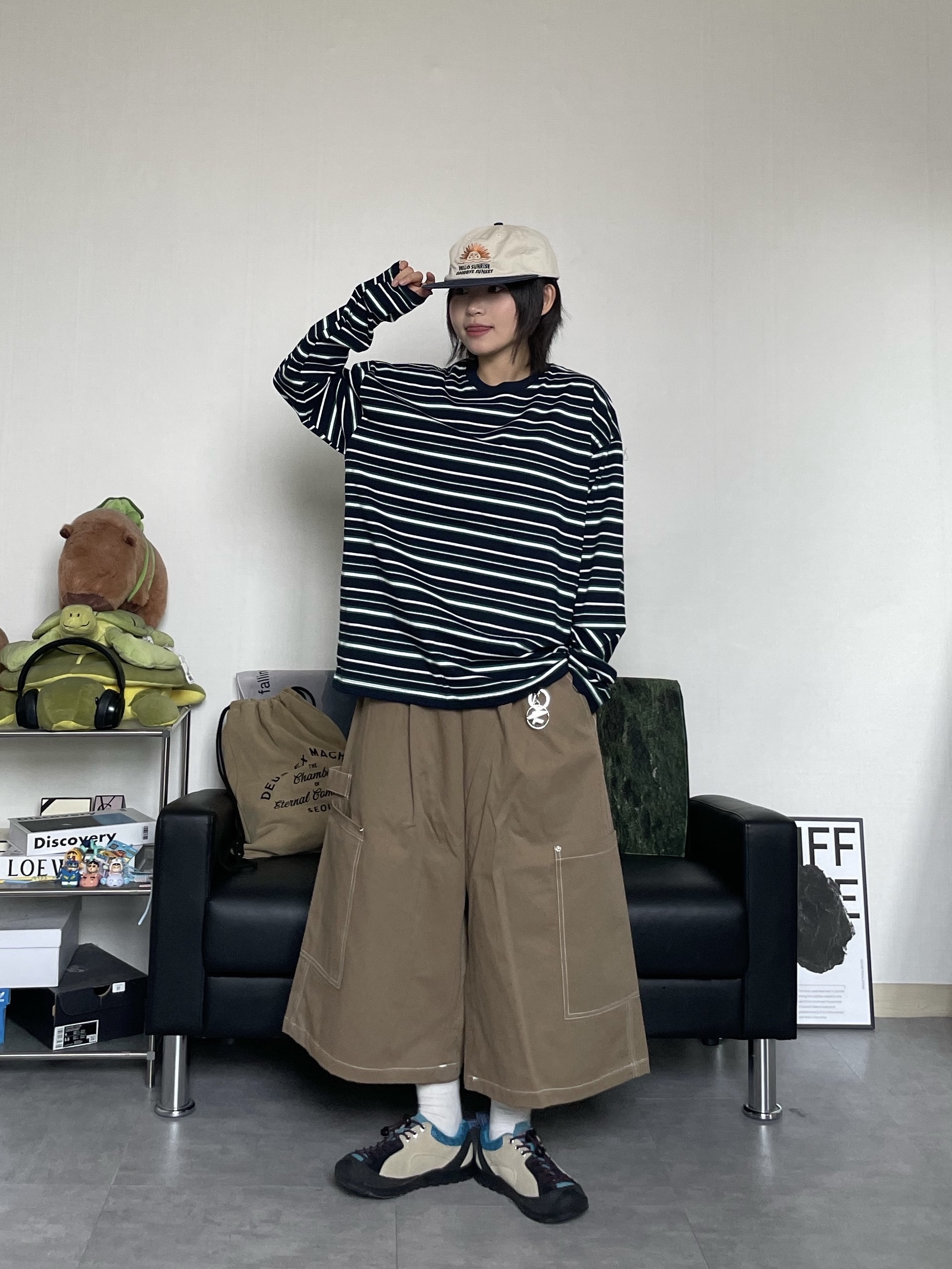 (W) Keen Jasper Rocks SP Sneakers Beige, Stussy Surfman Keychain Silver 착용 스타일 - 1