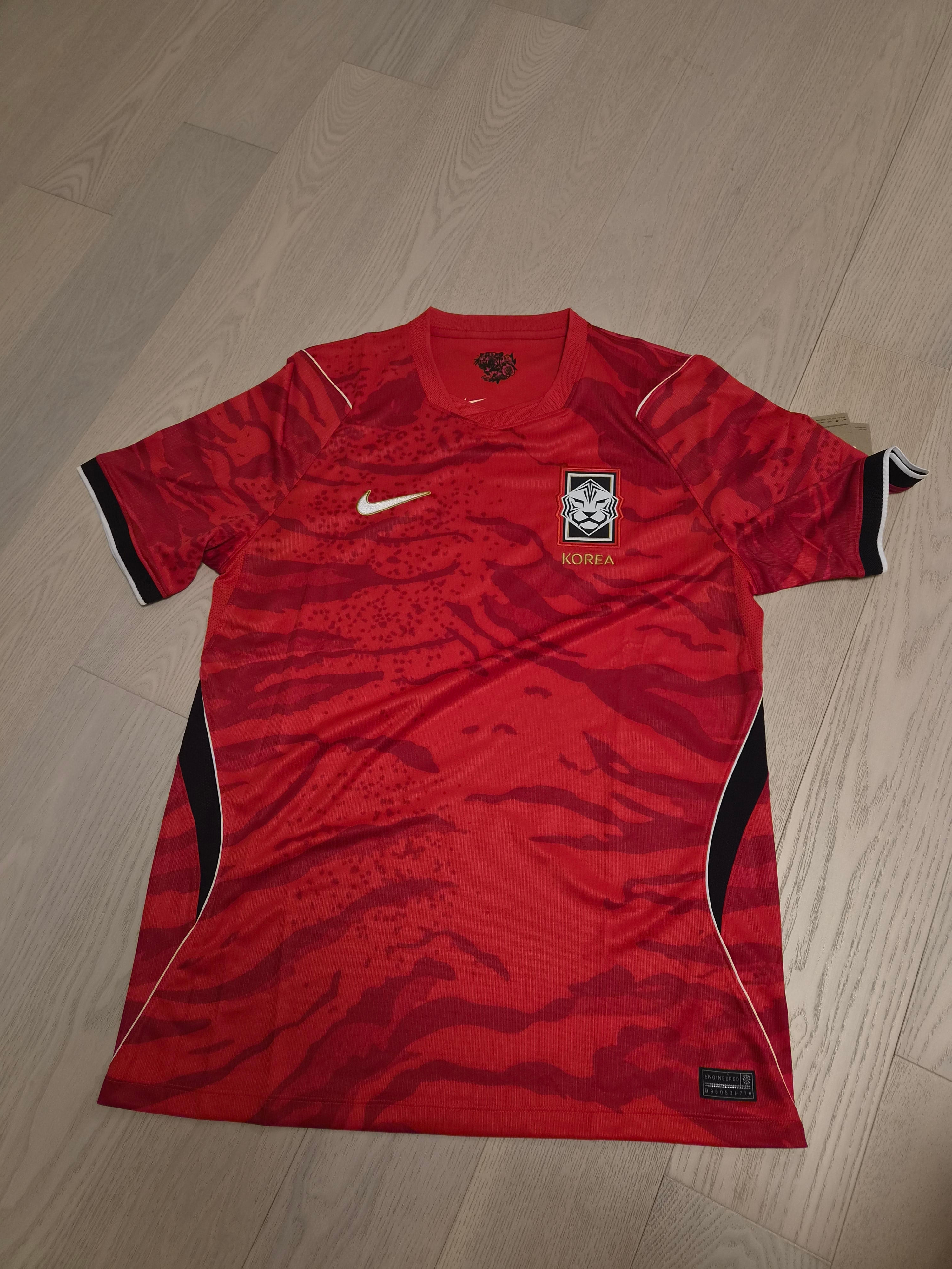 Nike Korea 2026 Stadium Home Dri-Fit Soccer Replica Jersey Global Red Black (Non Marking Ver.) 착용 스타일 - 3