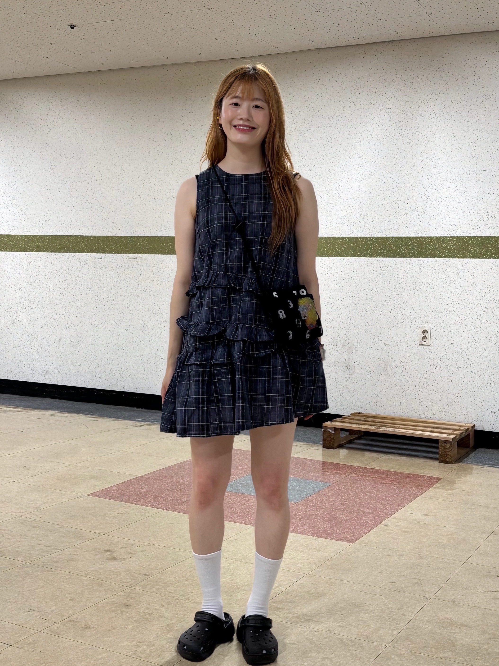 Sou Sou Poketle Mesh Sacoche Black, (W) Crocs Classic Platform Clog Black 착용 스타일 - 4