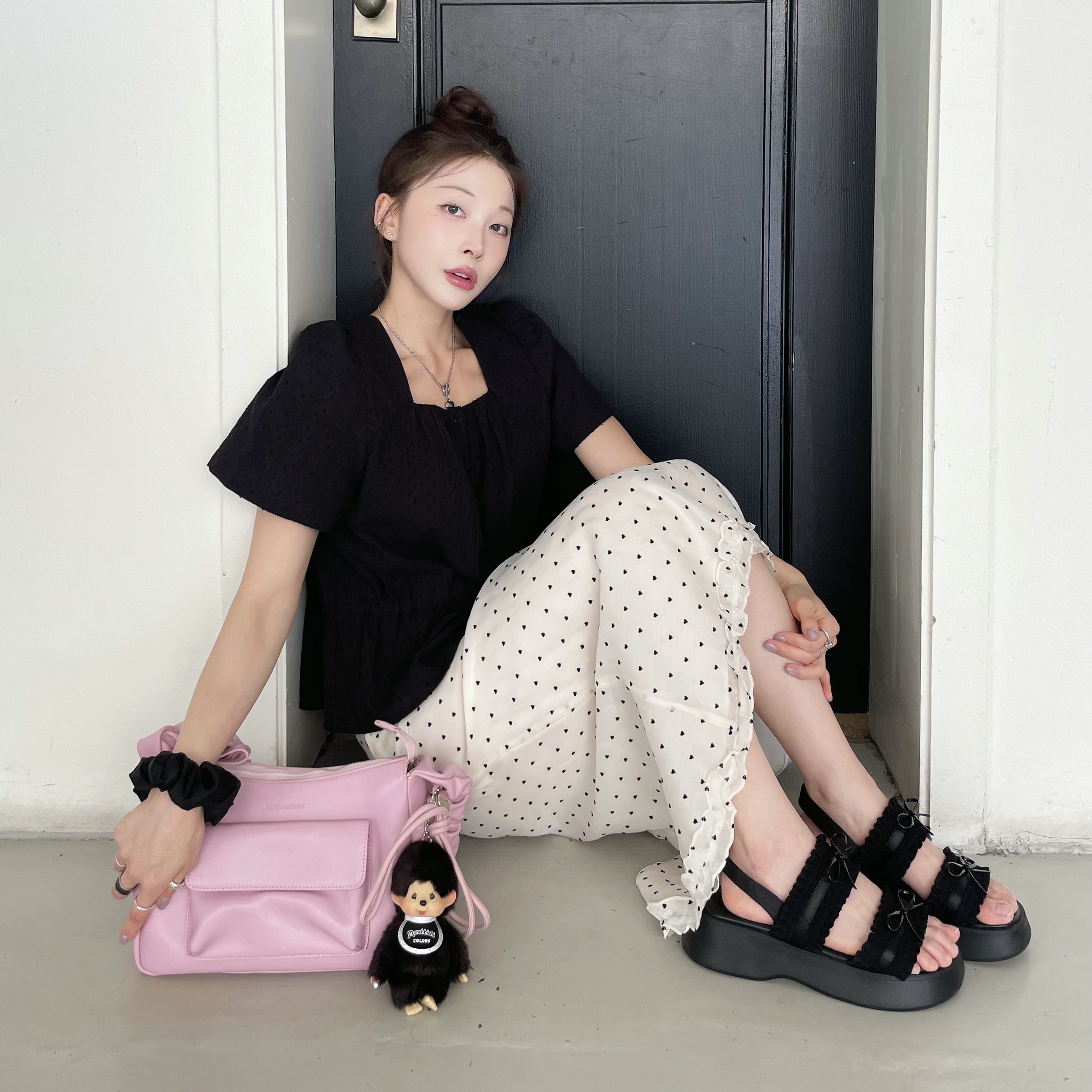 Monchhichi Colors Key Chain Black 착용 스타일