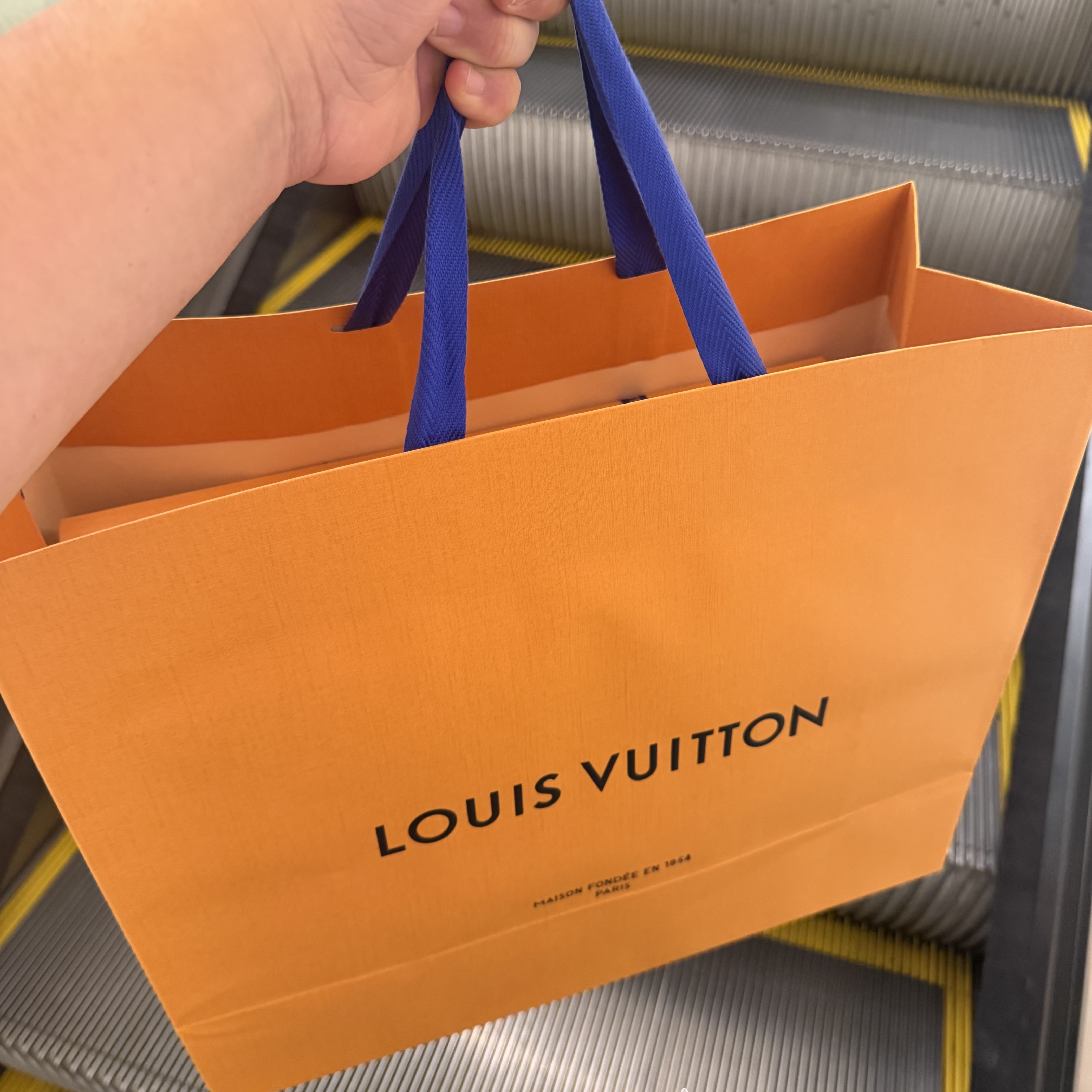 Louis Vuitton Neil G69 Monogram 착용 스타일 - 2